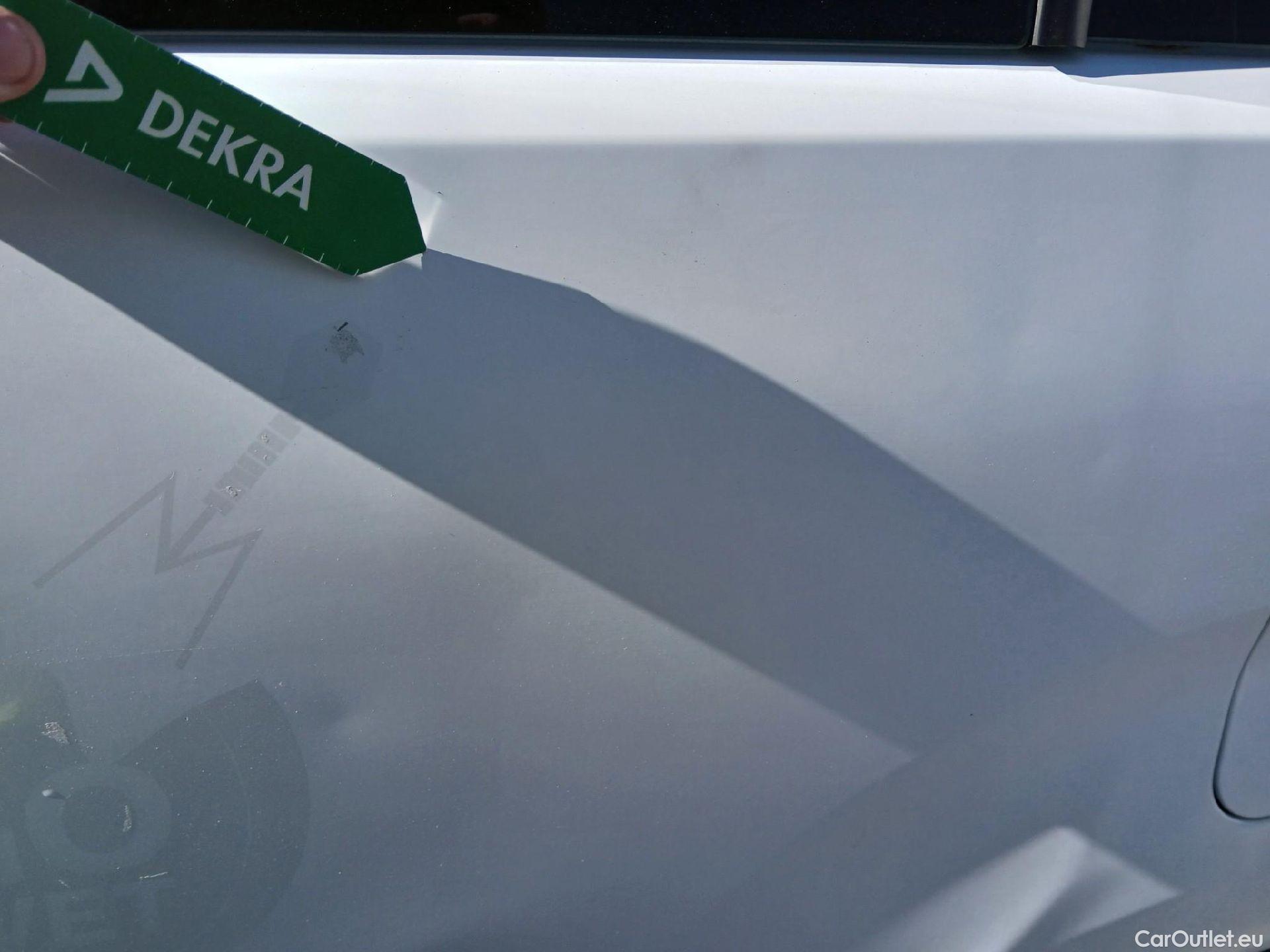  Citroen  Berlingo CITROEN  / 2018 / 4P / combi Talla M BlueHDi 100 LIVE (AC) #31