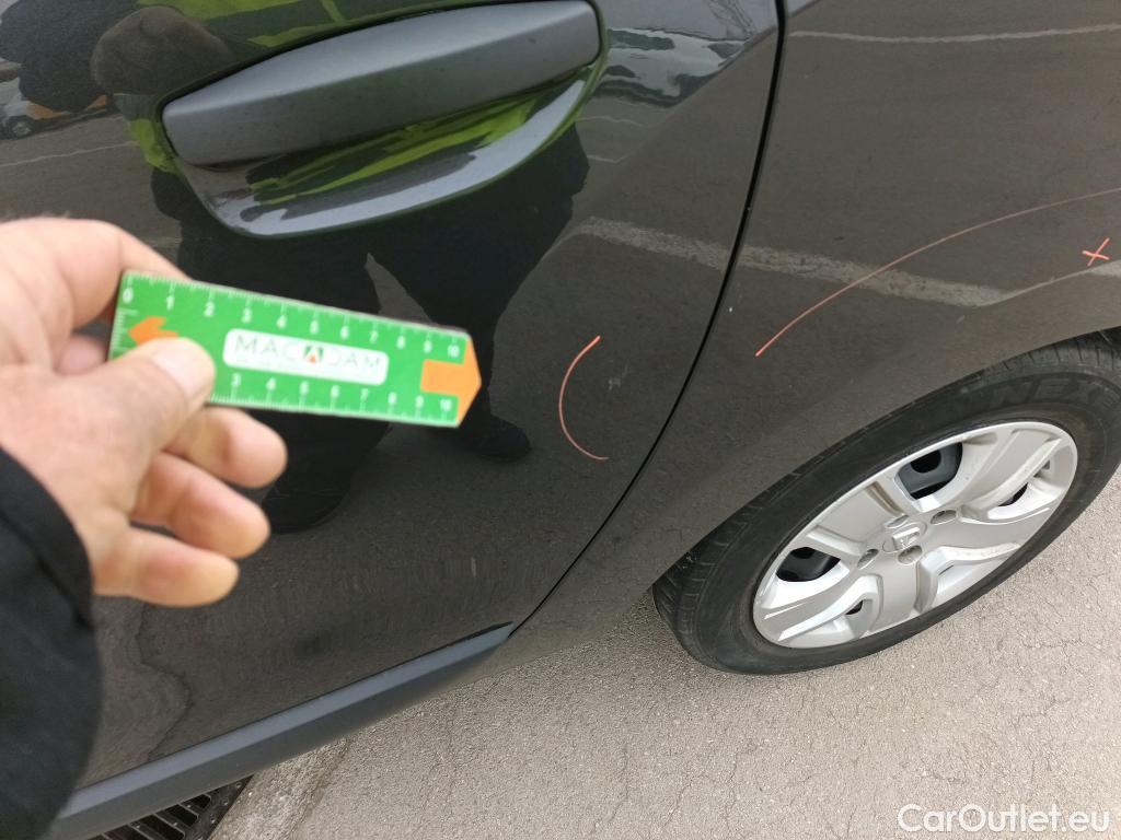  Dacia  Lodgy DACIA  / 2012 / 5P / monovolumen compacto Comfort 1.6 75kW (100CV) GLP 7Pl - 18 #25