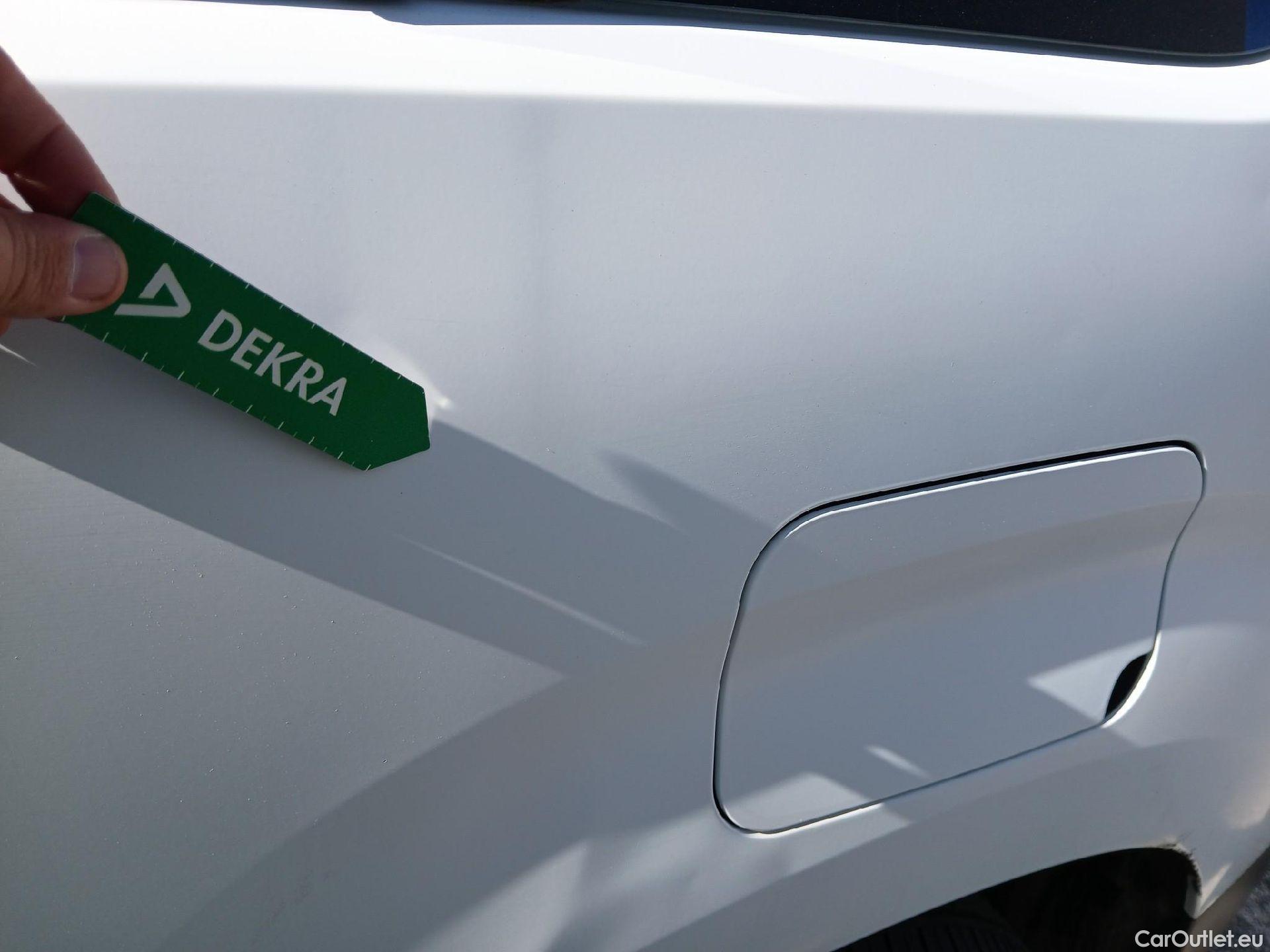  Citroen  Berlingo CITROEN  / 2018 / 4P / combi Talla M BlueHDi 100 LIVE (AC) #27