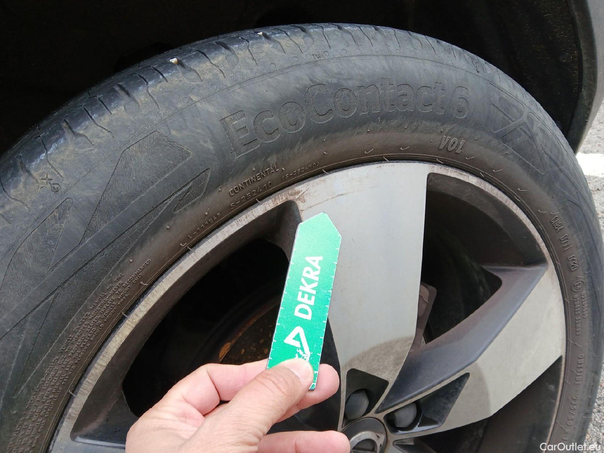  Volvo  XC 40 VOLVO XC40 / 2017 / 5P / todoterreno 1.5 T3 Business Plus Auto #5