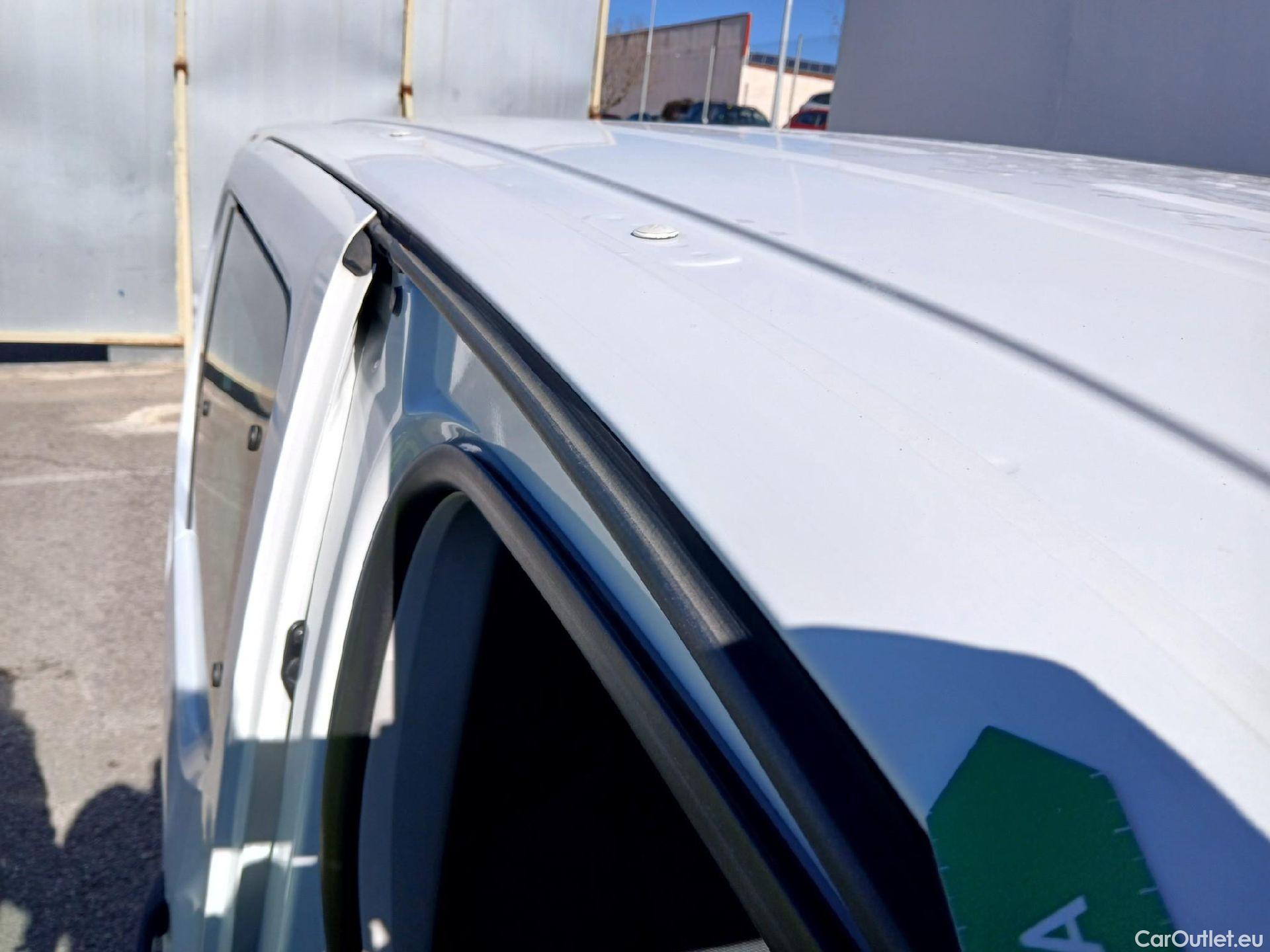  Citroen  Berlingo CITROEN  / 2018 / 4P / combi Talla M BlueHDi 100 LIVE (AC) #61