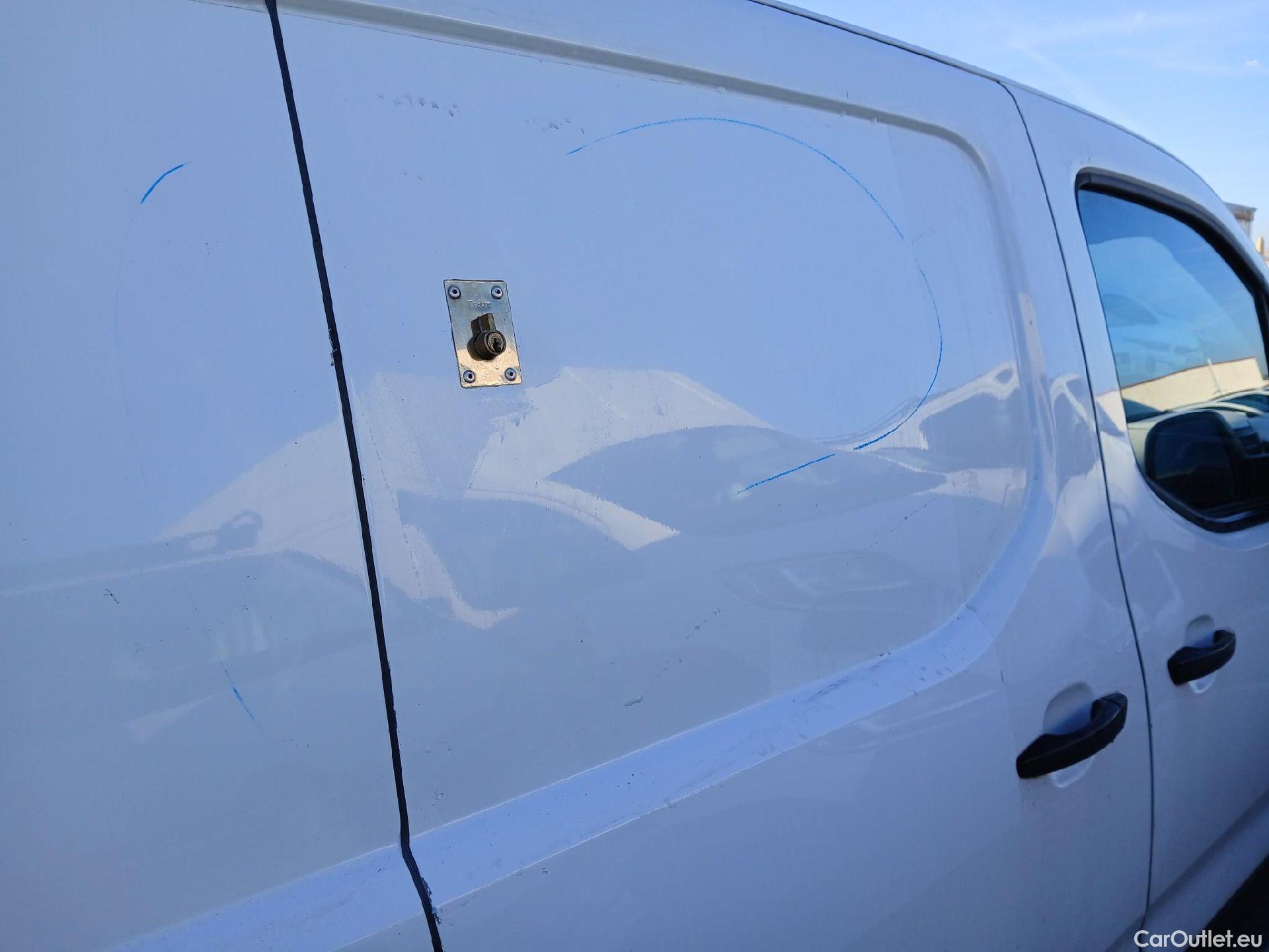  Citroen  Berlingo CITROEN  / 2018 / 3P / furgón derivado de turismo Talla M BlueHDi 100 CONTROL #26