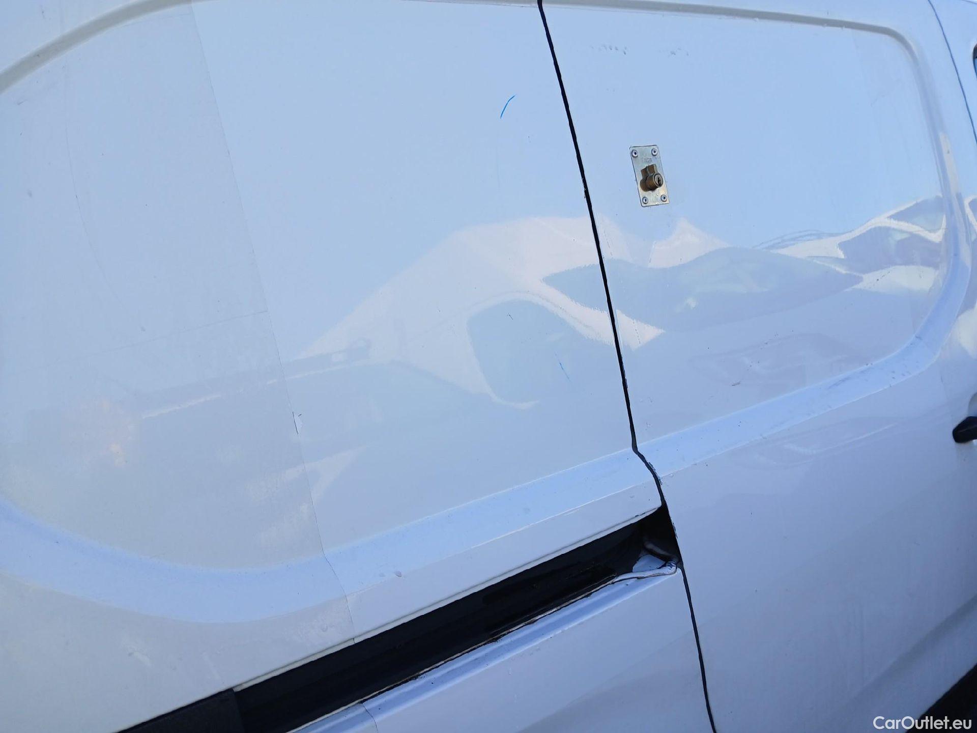  Citroen  Berlingo CITROEN  / 2018 / 3P / furgón derivado de turismo Talla M BlueHDi 100 CONTROL #24