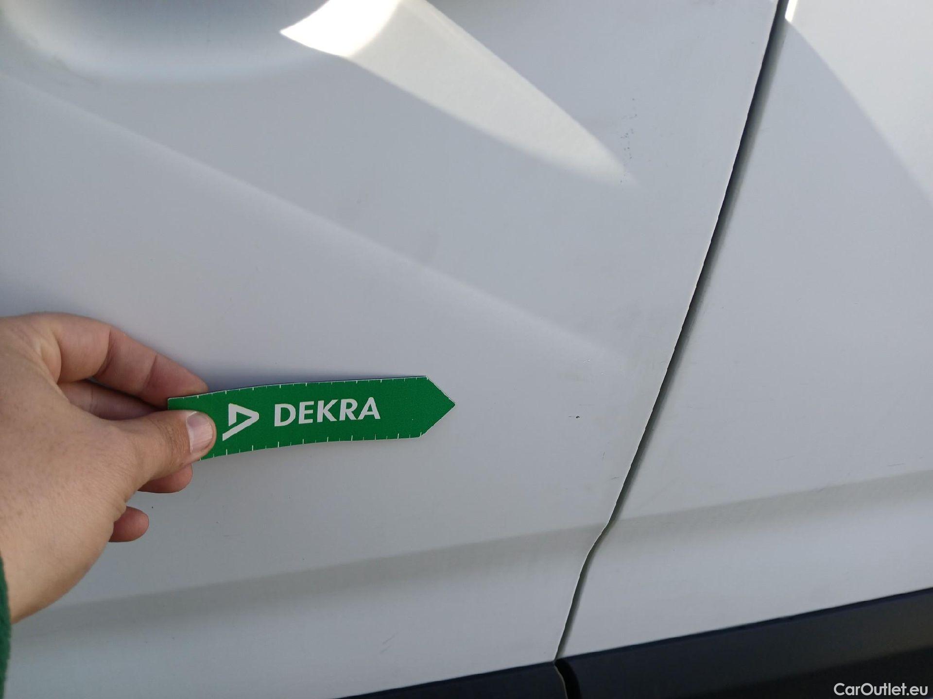  Citroen  Berlingo CITROEN  / 2018 / 4P / combi Talla M BlueHDi 100 LIVE (AC) #25