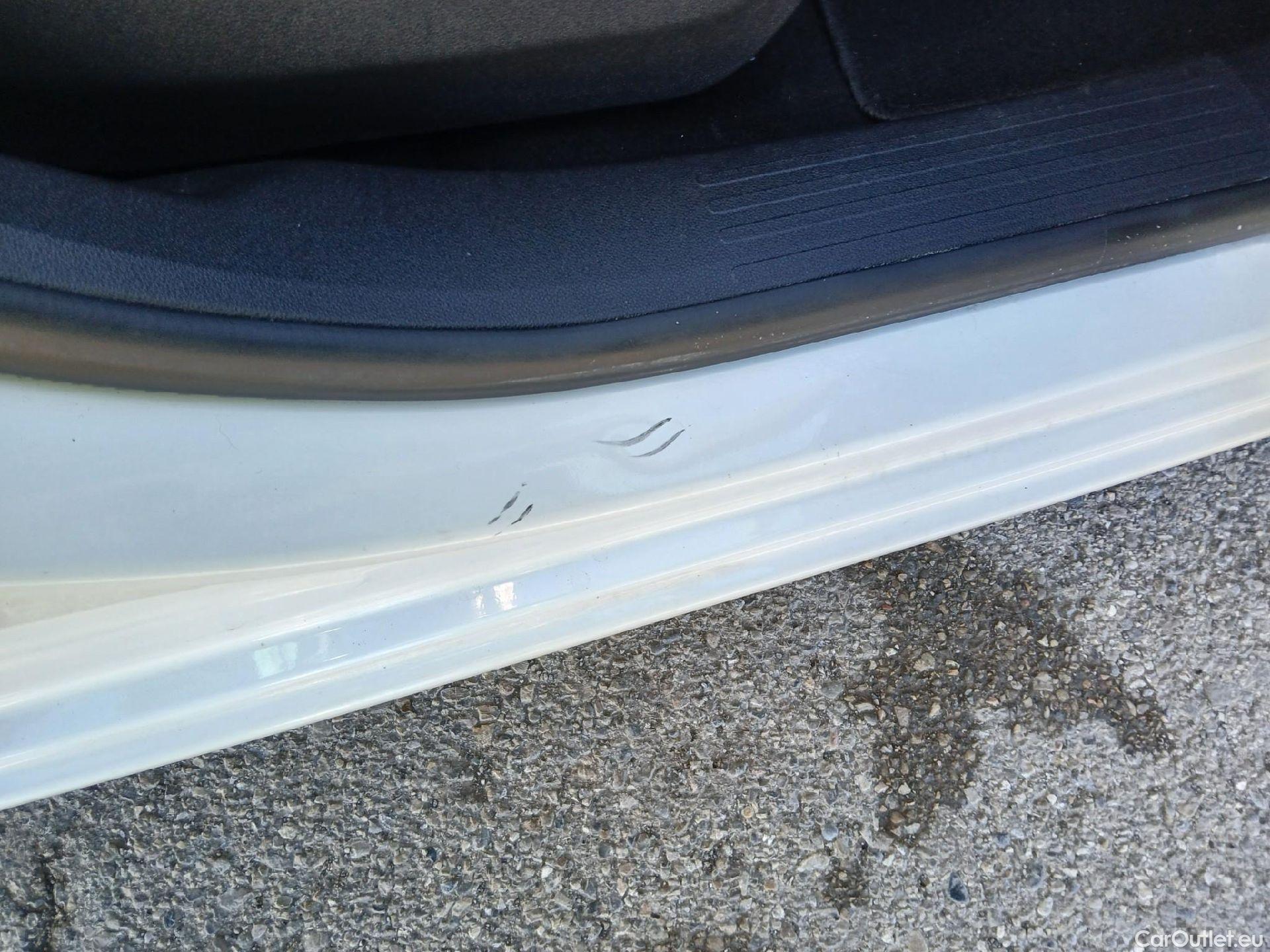  Citroen  Berlingo CITROEN  / 2018 / 4P / combi Talla M BlueHDi 100 LIVE (AC) #54