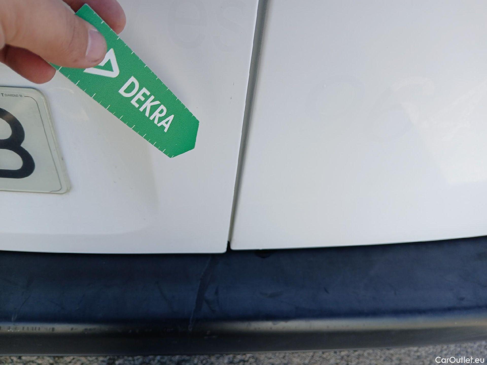  Citroen  Berlingo CITROEN  / 2018 / 4P / combi Talla M BlueHDi 100 LIVE (AC) #35