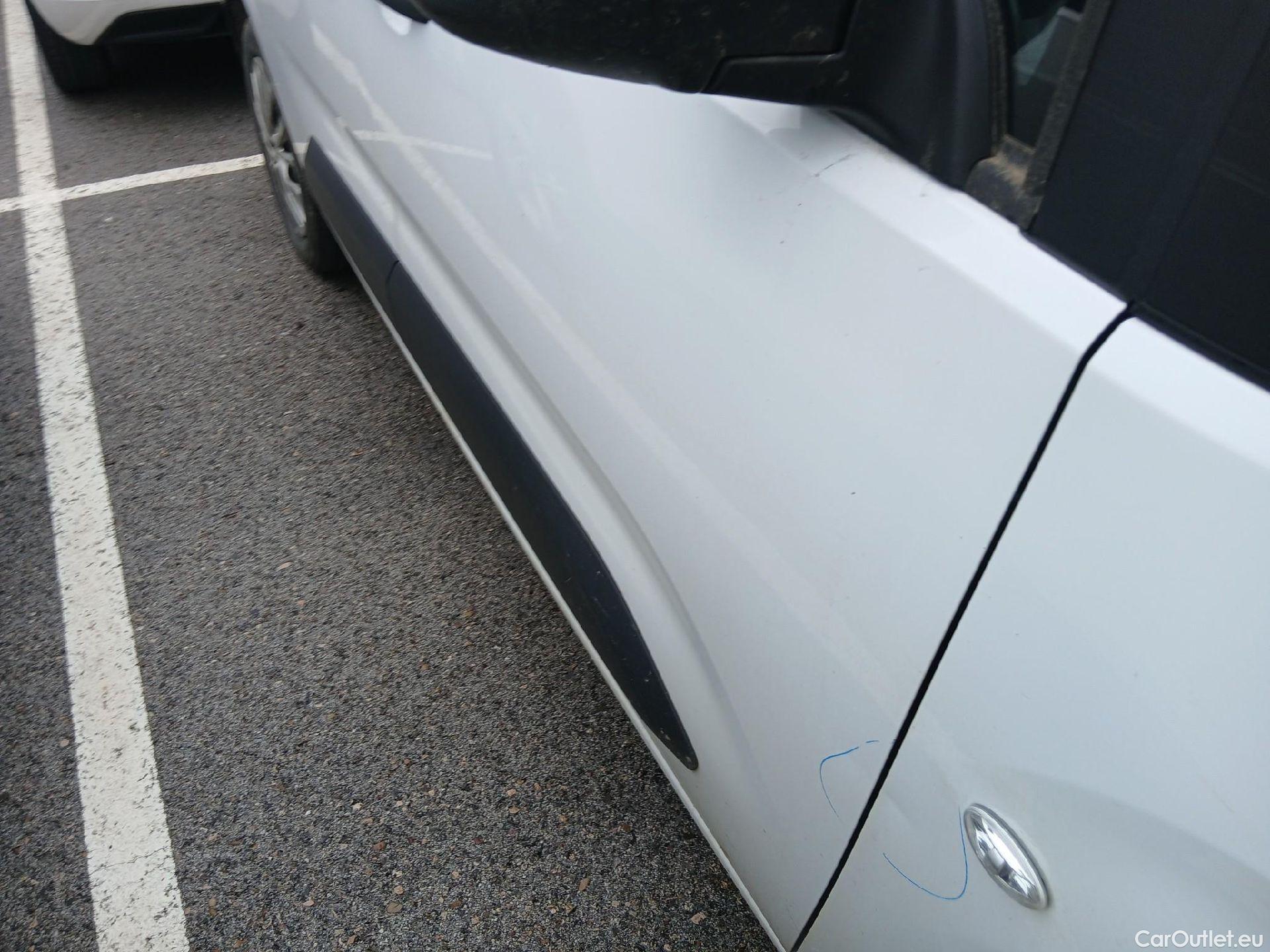  Citroen  Berlingo CITROEN  / 2018 / 4P / monovolumen compacto Talla M BlueHDi 100 S&S LIVE PACK #18