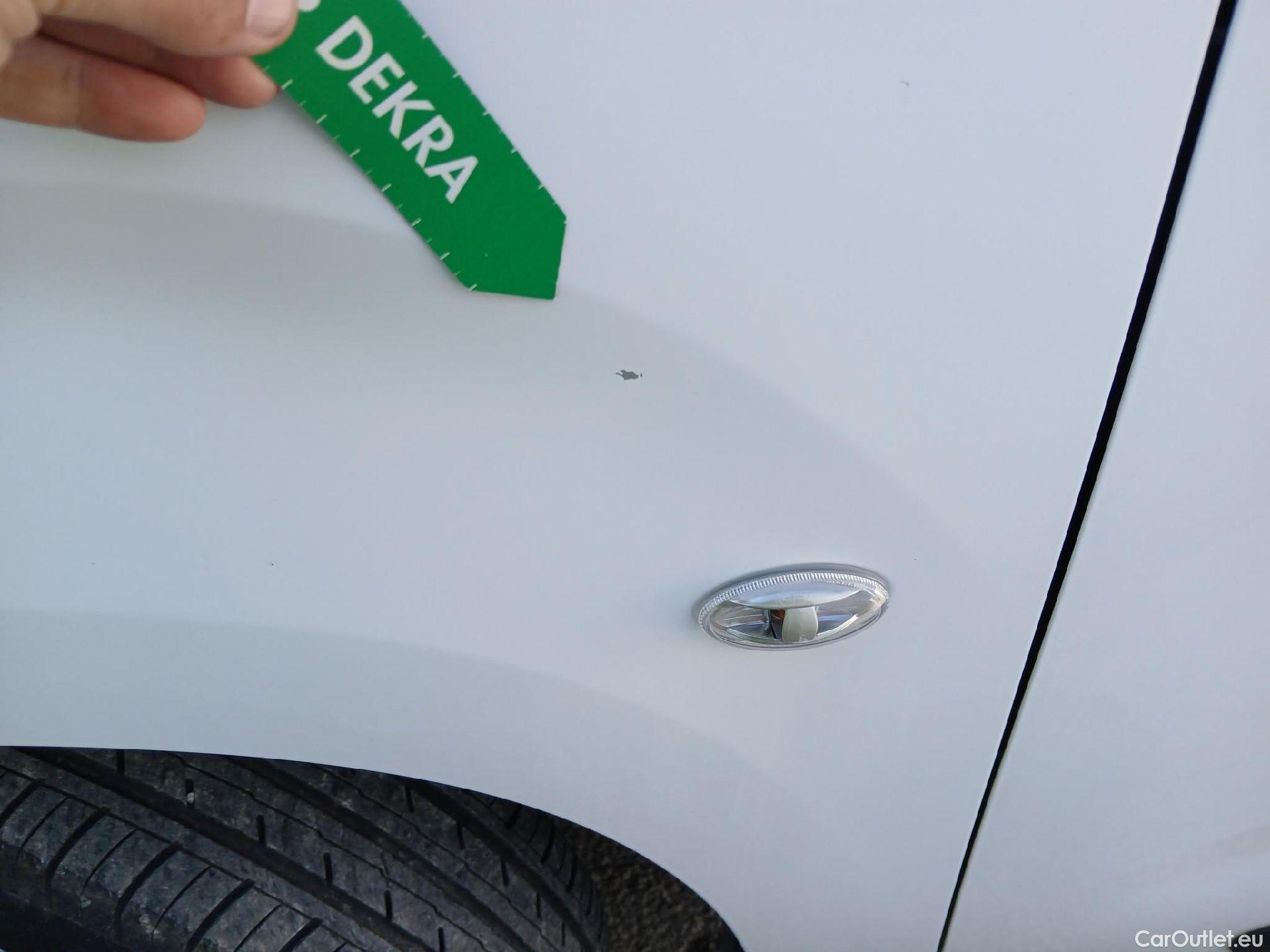  Citroen  Berlingo CITROEN  / 2018 / 4P / combi Talla M BlueHDi 100 LIVE (AC) #21