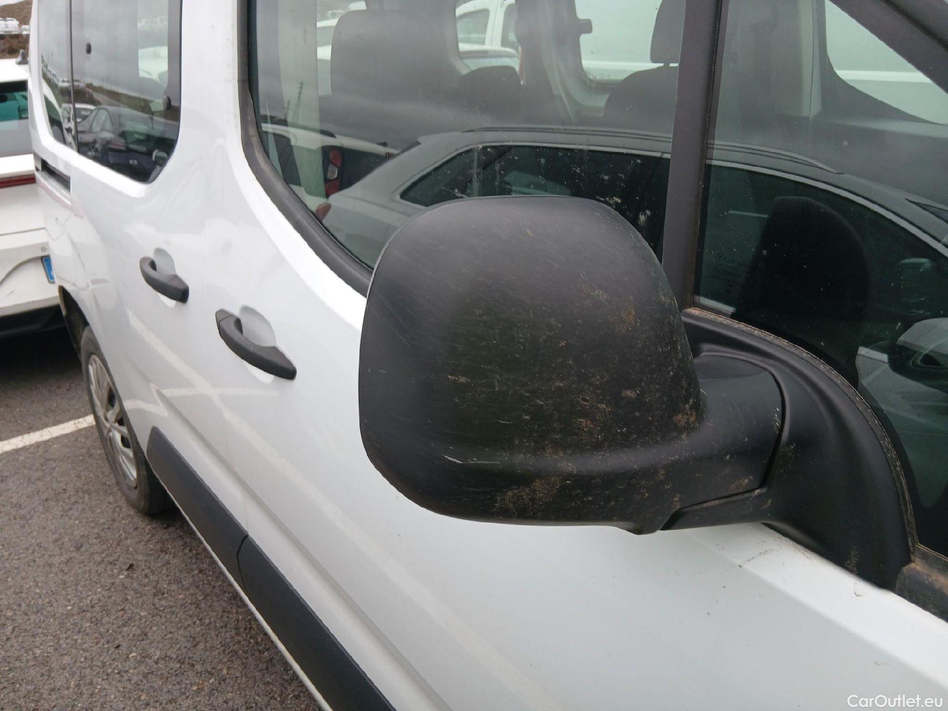  Citroen  Berlingo CITROEN  / 2018 / 4P / monovolumen compacto Talla M BlueHDi 100 S&S LIVE PACK #17