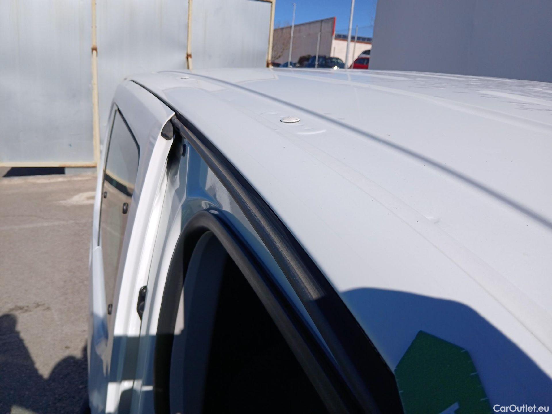  Citroen  Berlingo CITROEN  / 2018 / 4P / combi Talla M BlueHDi 100 LIVE (AC) #59