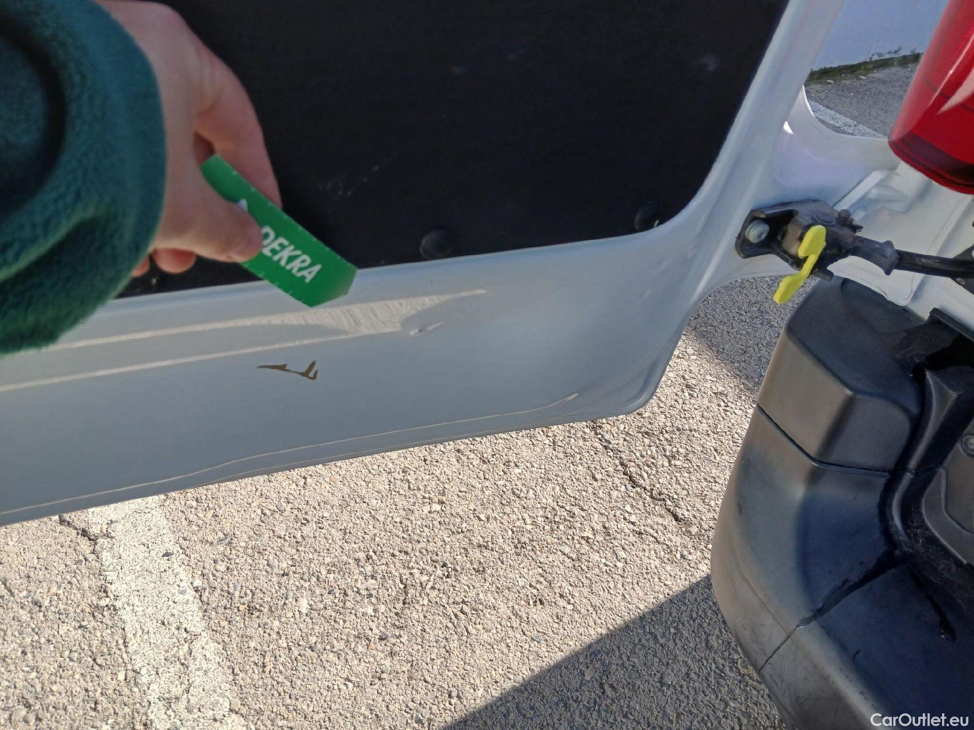  Citroen  Berlingo CITROEN  / 2018 / 4P / combi Talla M BlueHDi 100 LIVE (AC) #4