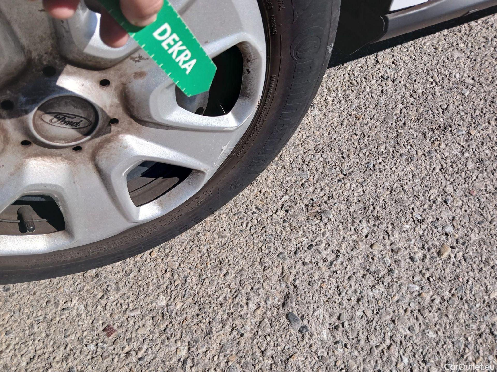  Ford  Transit Connect FORD Transit Courier / 2014 / 4P / combi Kombi 1.5 TDCi 71kW Trend #50