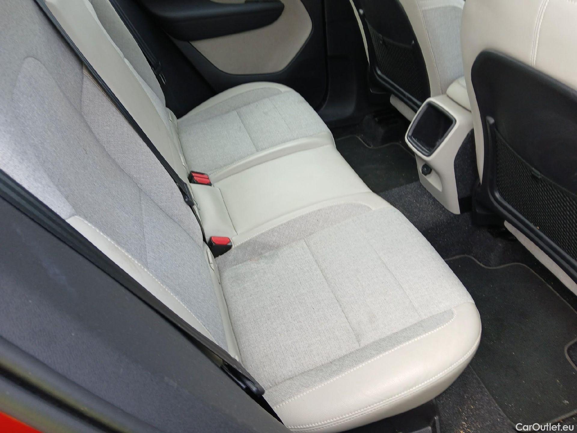  Volvo  XC 40 VOLVO XC40 / 2017 / 5P / todoterreno 1.5 T3 Business Plus Auto #3