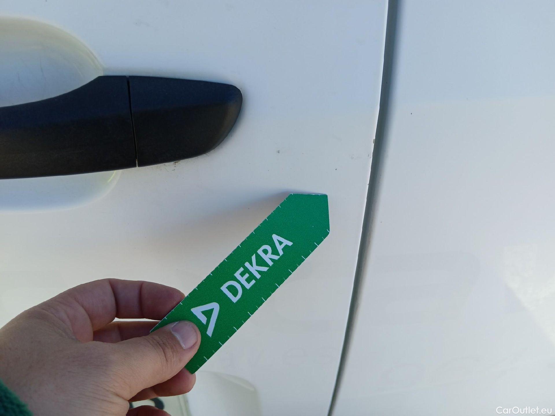  Citroen  Berlingo CITROEN  / 2018 / 4P / combi Talla M BlueHDi 100 LIVE (AC) #37