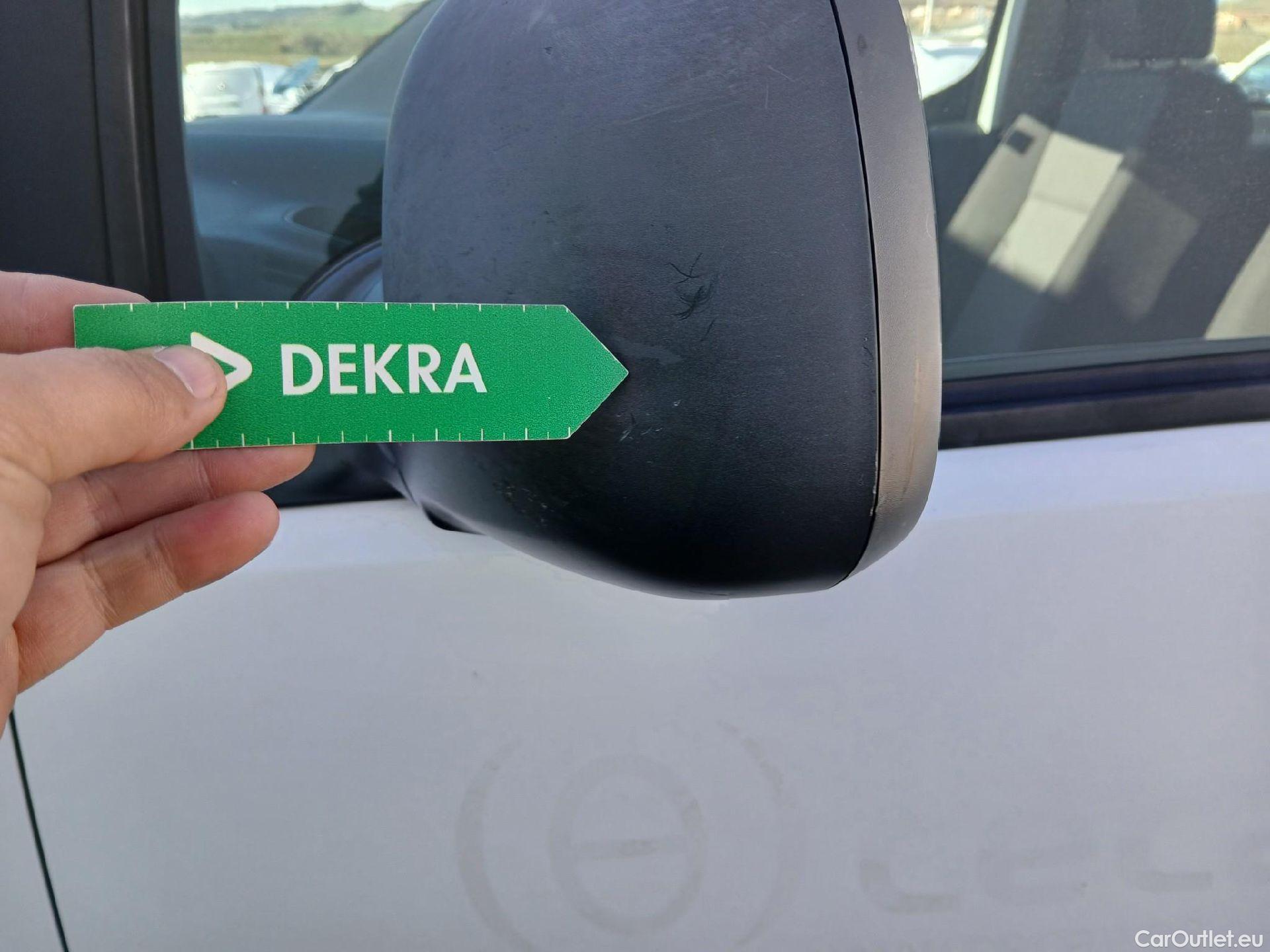  Citroen  Berlingo CITROEN  / 2018 / 4P / combi Talla M BlueHDi 100 LIVE (AC) #23