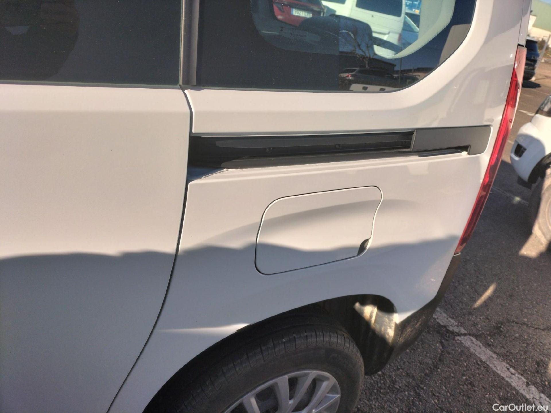  Land Rover  Discovery FIAT Doblò / 2022 / 5P / combi Combi (N1) BlueHDi 1.5 L 100CV (AC) #21