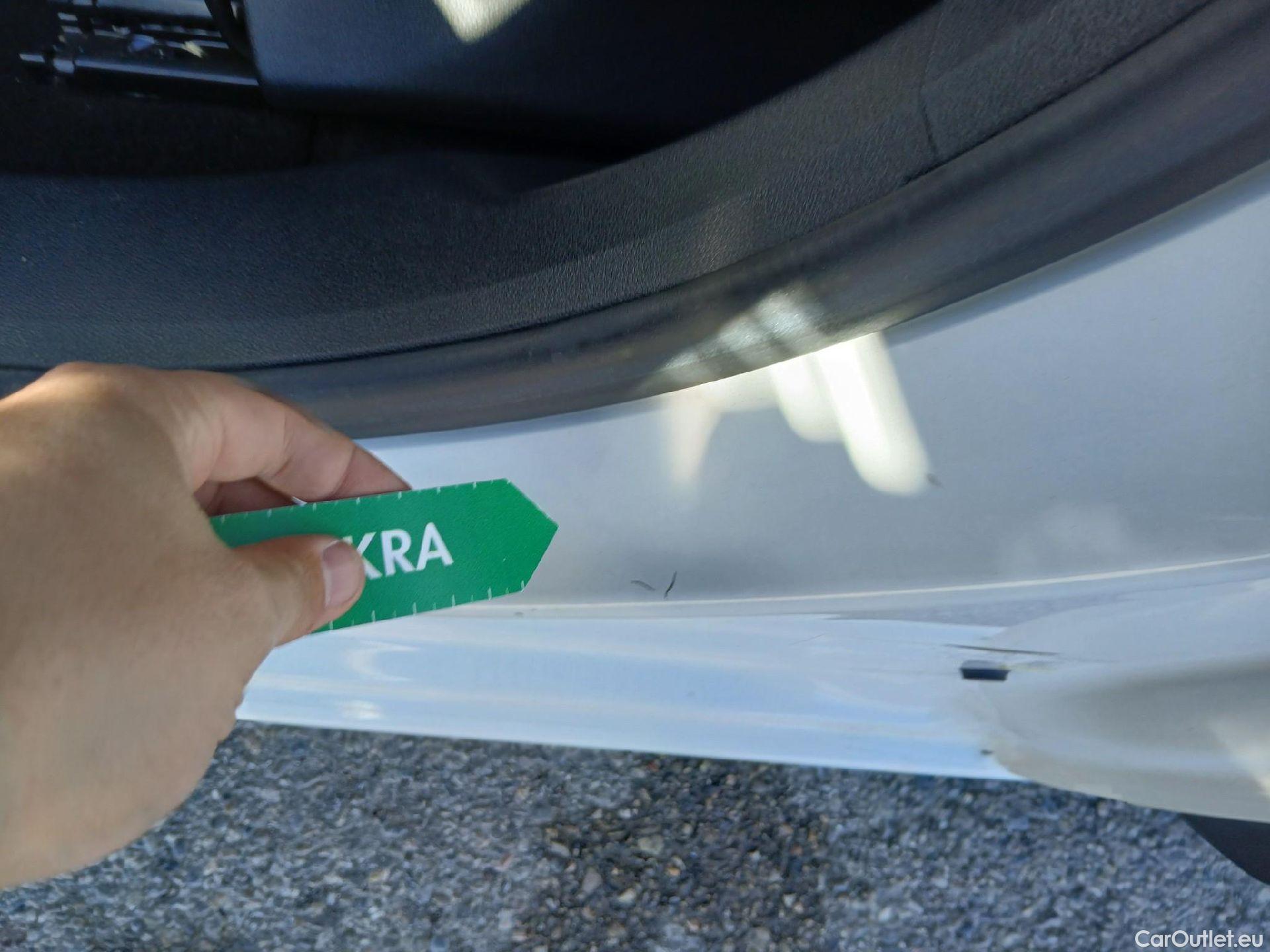  Citroen  Berlingo CITROEN  / 2018 / 4P / combi Talla M BlueHDi 100 LIVE (AC) #3