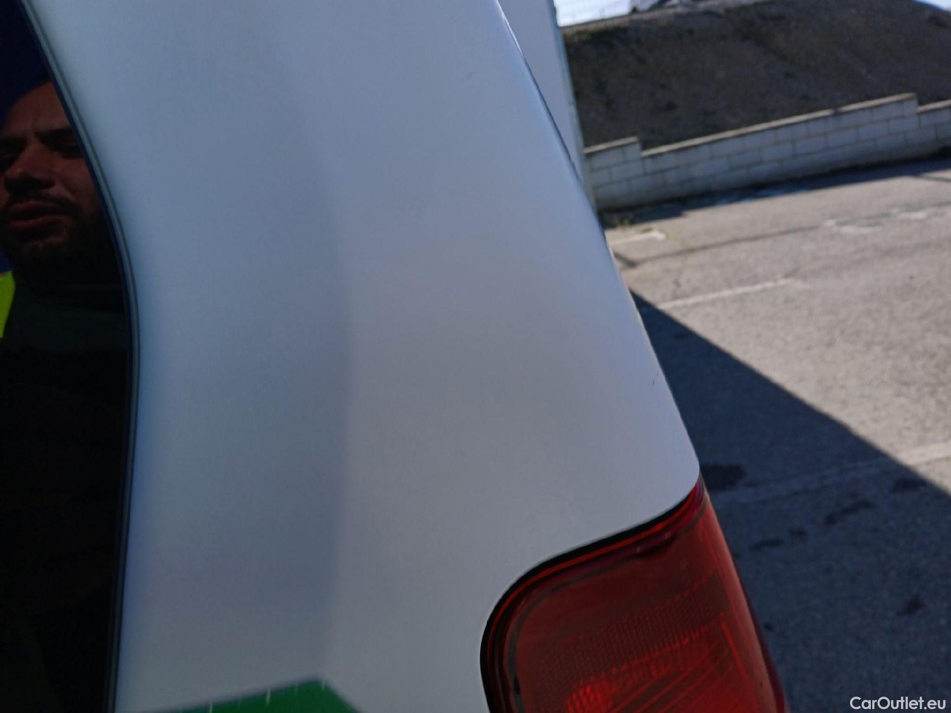  Citroen  Berlingo CITROEN  / 2018 / 4P / combi Talla M BlueHDi 100 LIVE (AC) #41