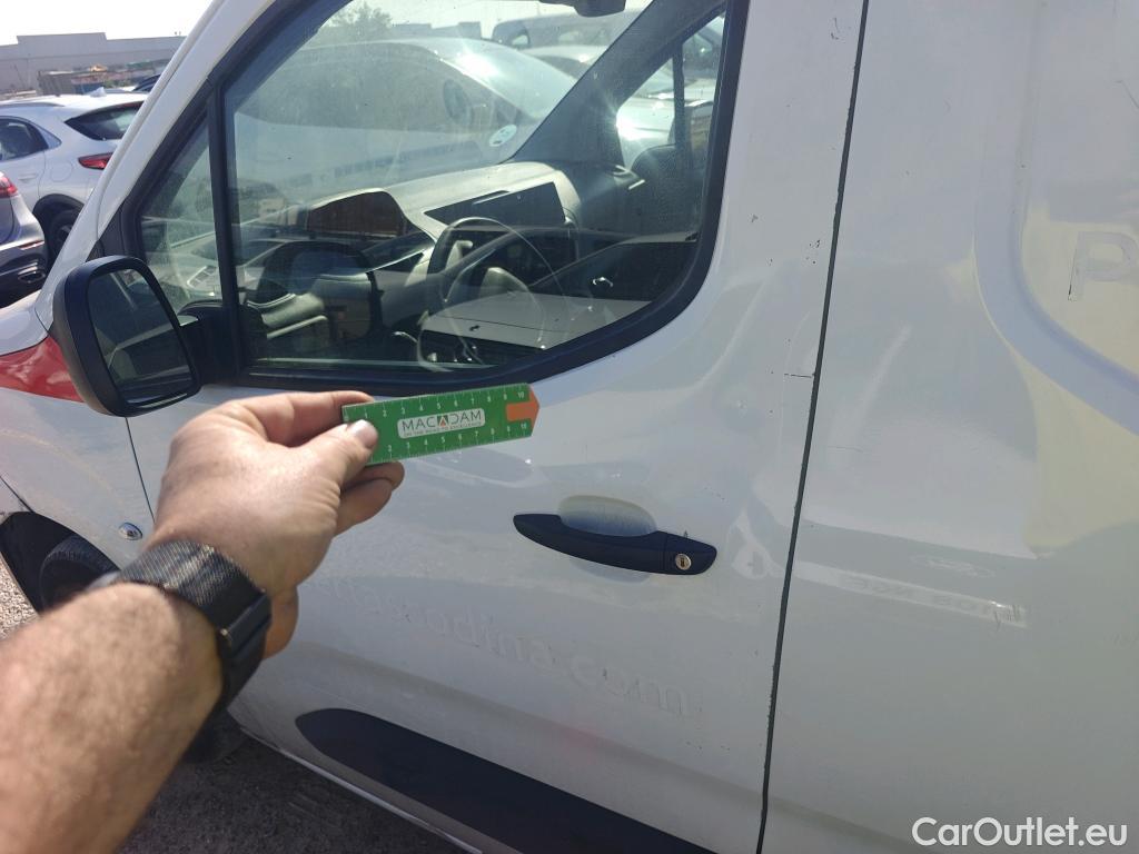  Peugeot  Partner PEUGEOT  / 2018 / 3P / furgón derivado de turismo Pro Standard 600kg BlueHDi 73kW (AC) #29