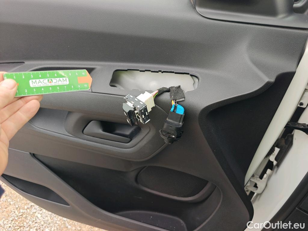  Toyota  Proace TOYOTA  City / 2020 / 4P / combi 1.5D 75kW (100CV) GX L1 (CX) #26