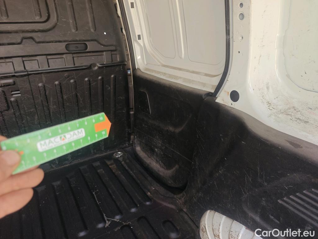  Peugeot  Partner PEUGEOT  / 2018 / 3P / furgón derivado de turismo Pro Standard 600kg BlueHDi 73kW (AC) #5