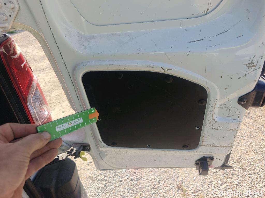  Peugeot  Partner PEUGEOT  / 2018 / 3P / furgón derivado de turismo Pro Standard 600kg BlueHDi 73kW (AC) #70