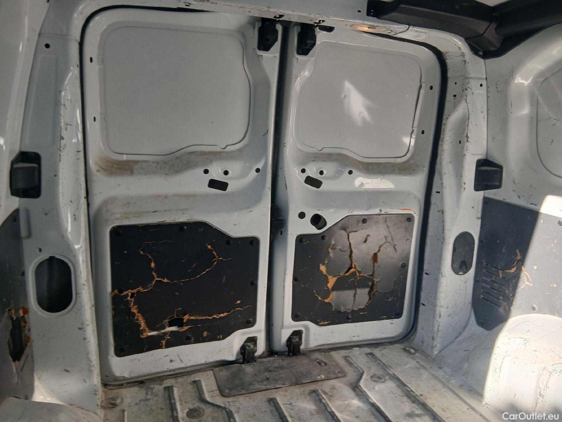  Opel  Vivaro OPEL  / 2019 / 4P / furgón  1.5 Diésel 74kW(100CV)M Std Exp #34