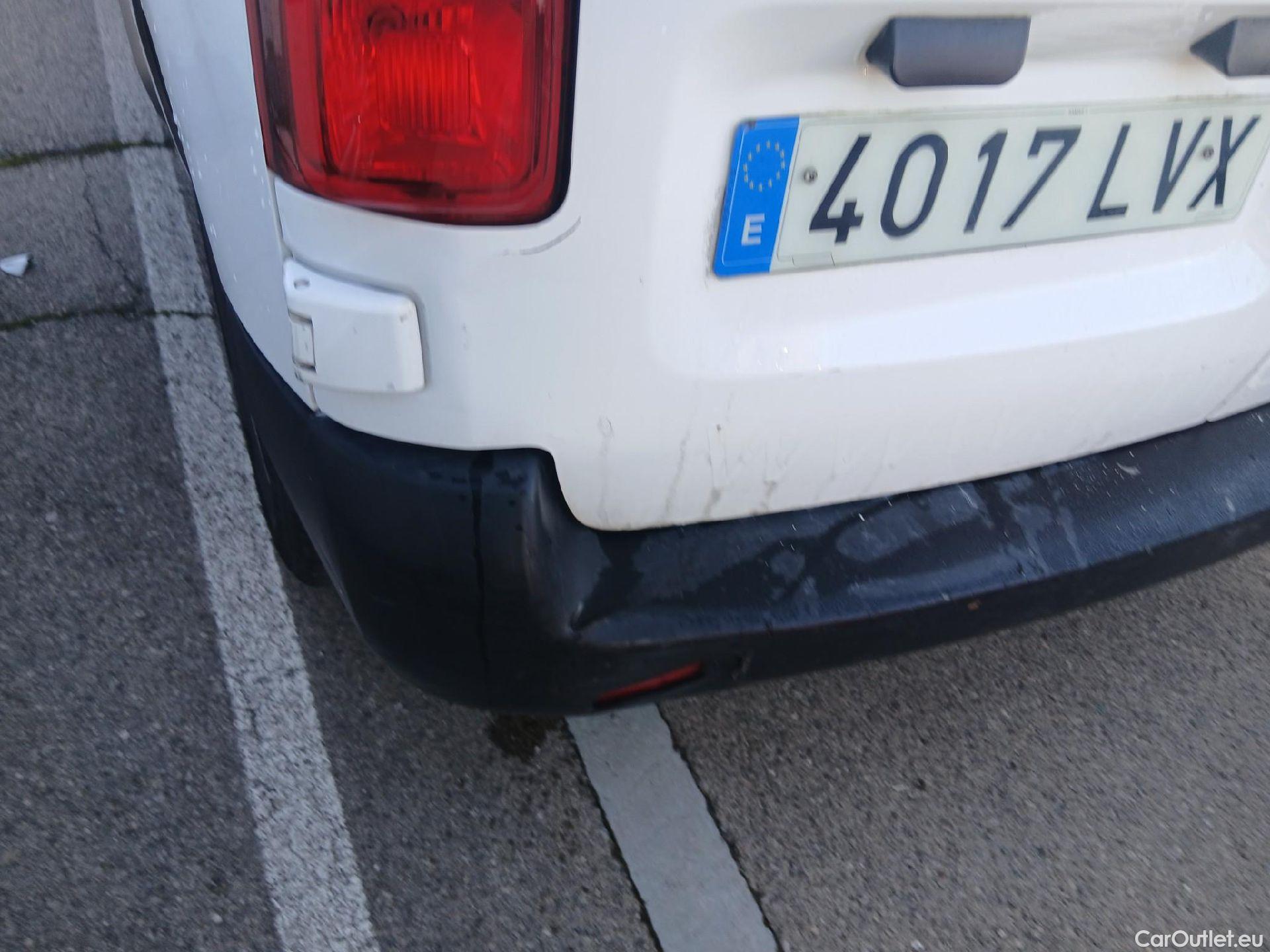  Opel  Vivaro OPEL  / 2019 / 4P / furgón  1.5 Diésel 74kW(100CV)M Std Exp #13