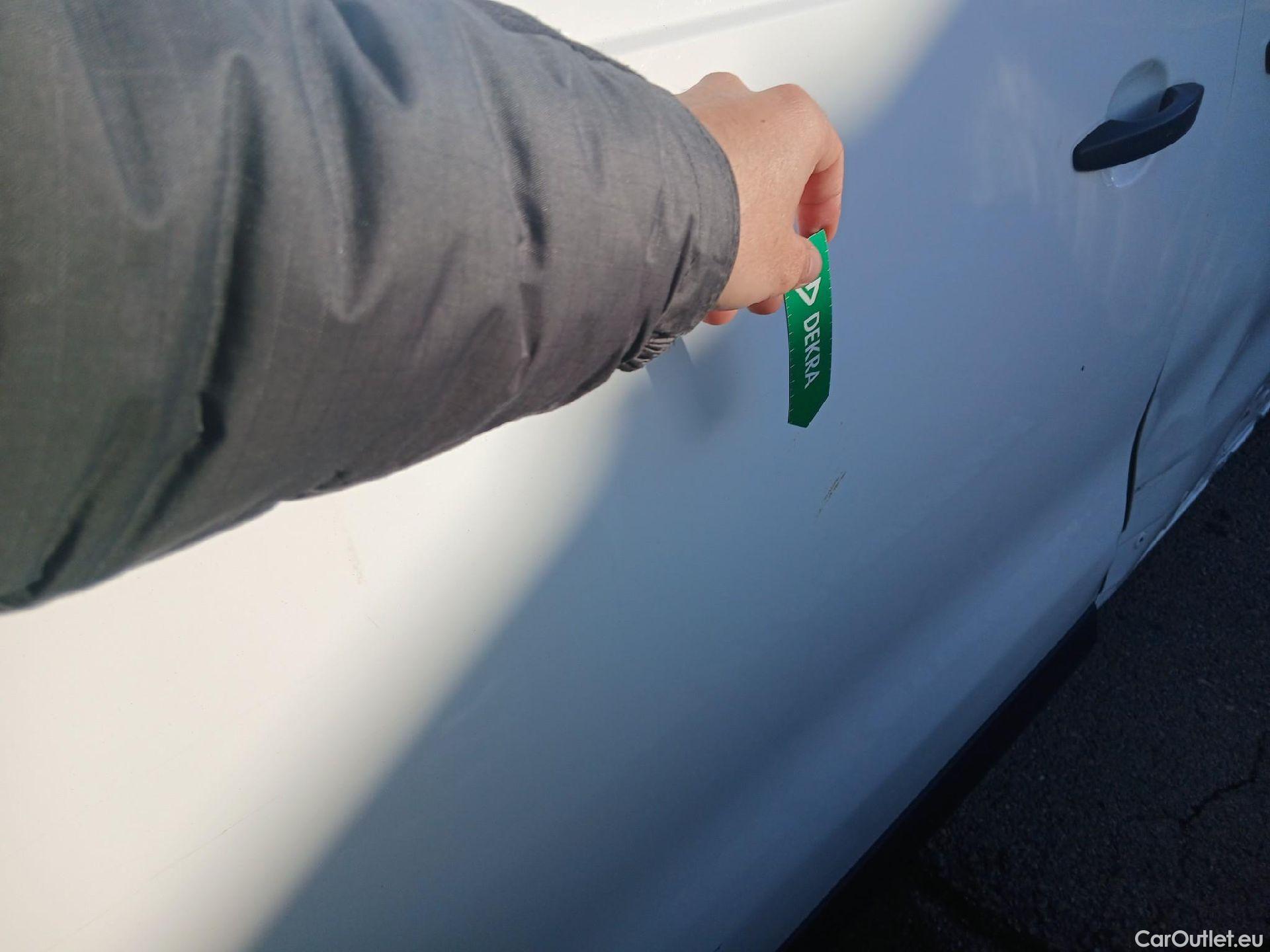  Opel  Vivaro OPEL  / 2019 / 4P / furgón  1.5 Diésel 74kW(100CV)M Std Exp #23