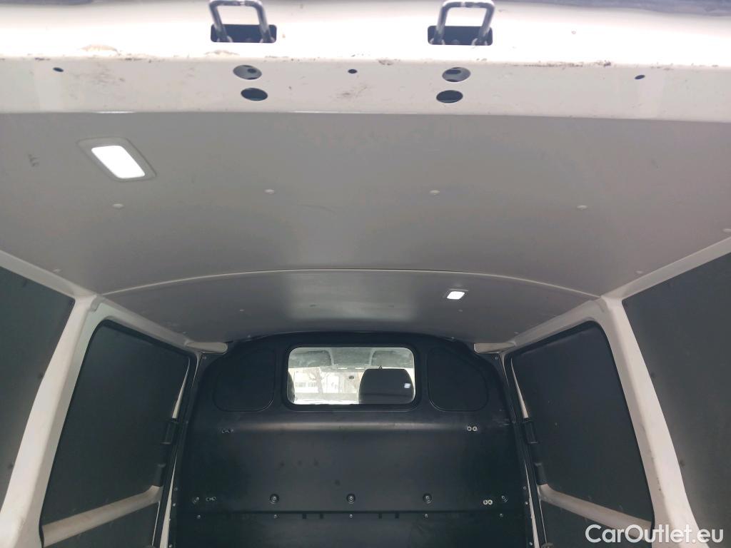  Land Rover  Discovery VOLKSWAGEN Transporter / 2020 / 4P / furgón Furgón Corto TN 2.0 TDI 110kW 4MO #39