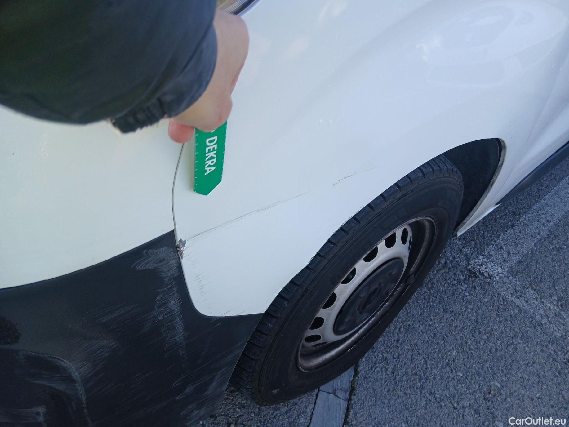  Opel  Vivaro OPEL  / 2019 / 4P / furgón  1.5 Diésel 74kW(100CV)M Std Exp #8