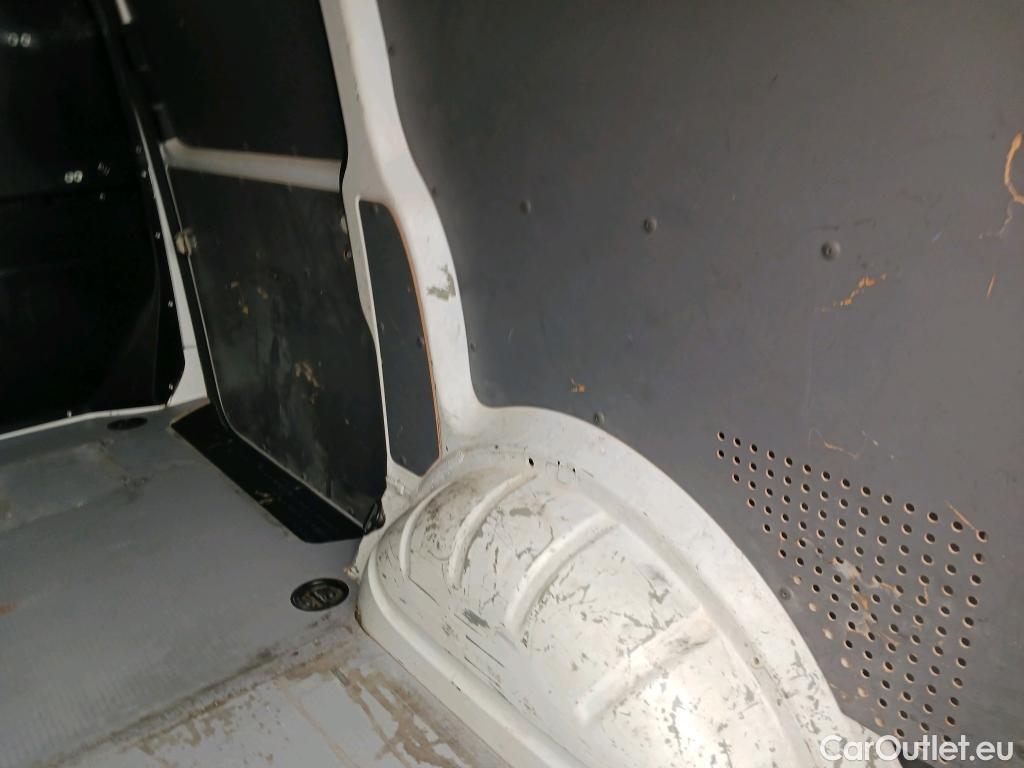  Land Rover  Discovery VOLKSWAGEN Transporter / 2020 / 4P / furgón Furgón Corto TN 2.0 TDI 110kW 4MO #37