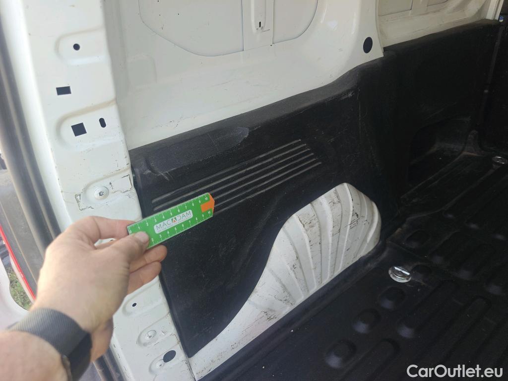  Peugeot  Partner PEUGEOT  / 2018 / 3P / furgón derivado de turismo Pro Standard 600kg BlueHDi 73kW (AC) #27