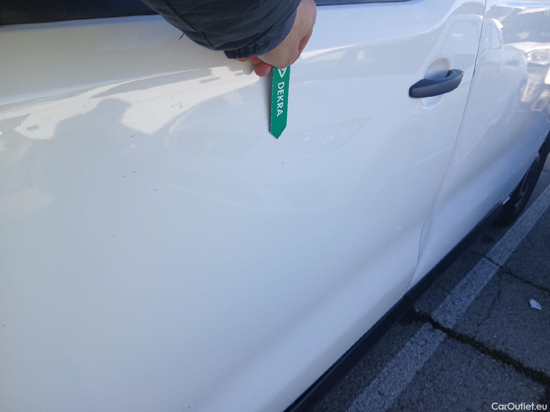  Opel  Vivaro OPEL  / 2019 / 4P / furgón  1.5 Diésel 74kW(100CV)M Std Exp #10