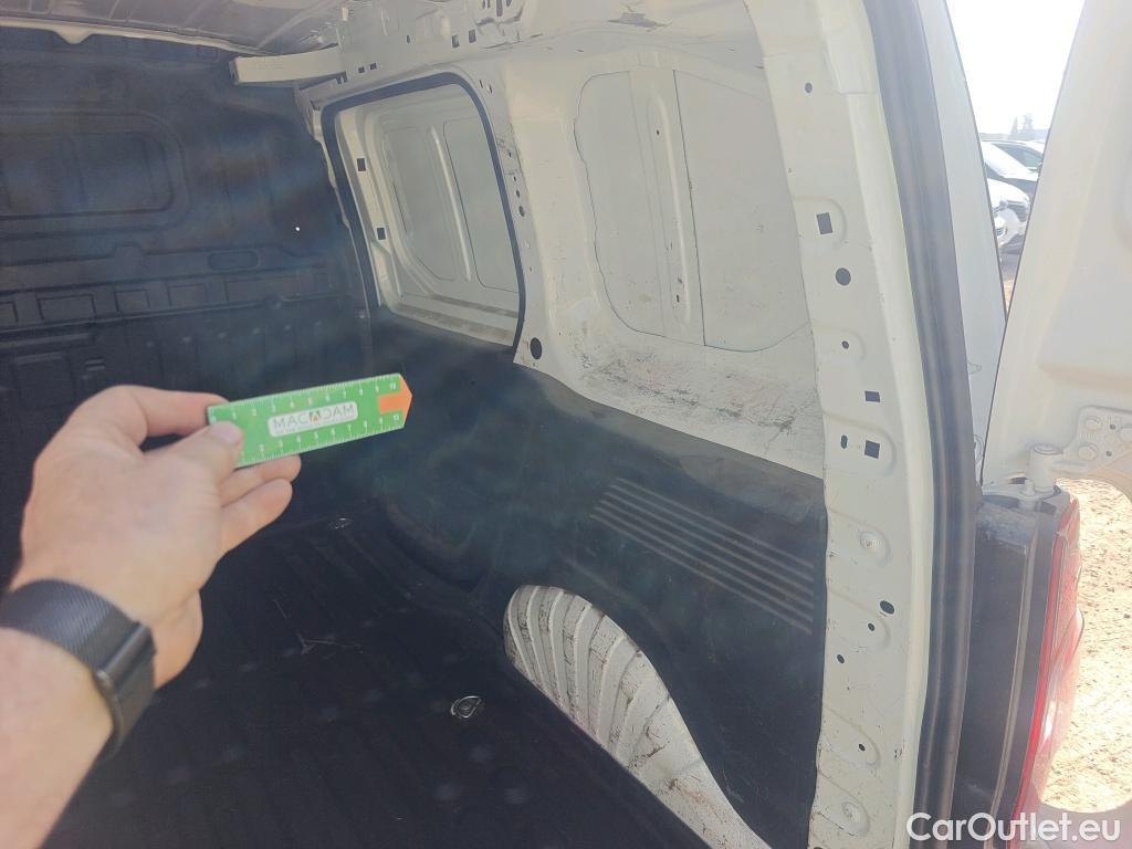  Peugeot  Partner PEUGEOT  / 2018 / 3P / furgón derivado de turismo Pro Standard 600kg BlueHDi 73kW (AC) #34