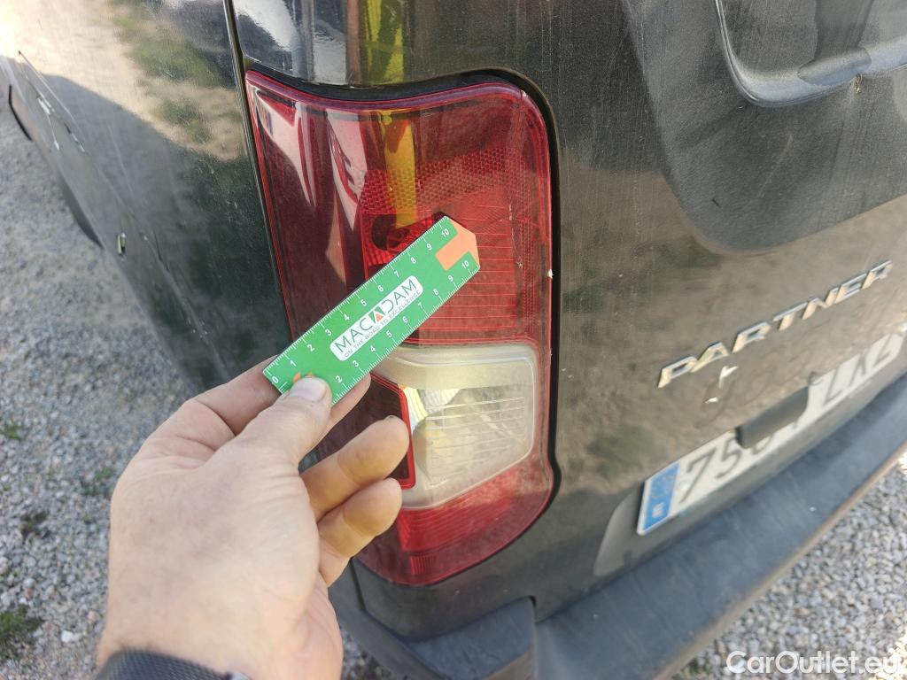  Peugeot  Partner PEUGEOT  / 2018 / 3P / furgón derivado de turismo Pro Standard 600kg BlueHDi 73kW (AC) #21