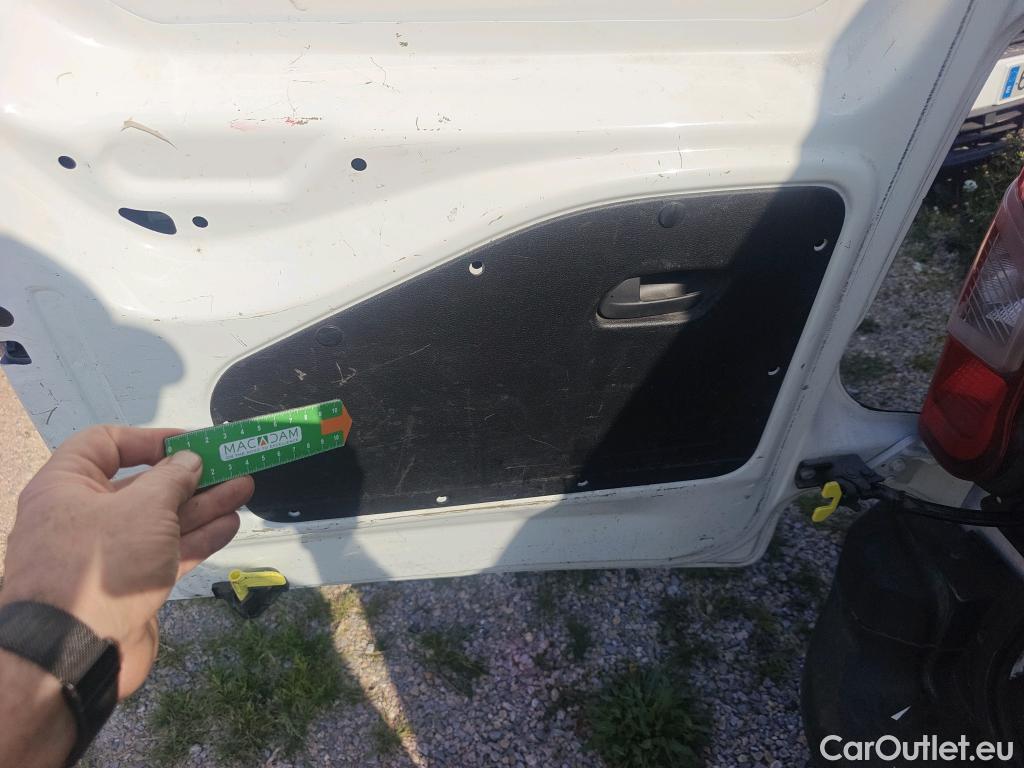  Peugeot  Partner PEUGEOT  / 2018 / 3P / furgón derivado de turismo Pro Standard 600kg BlueHDi 73kW (AC) #69