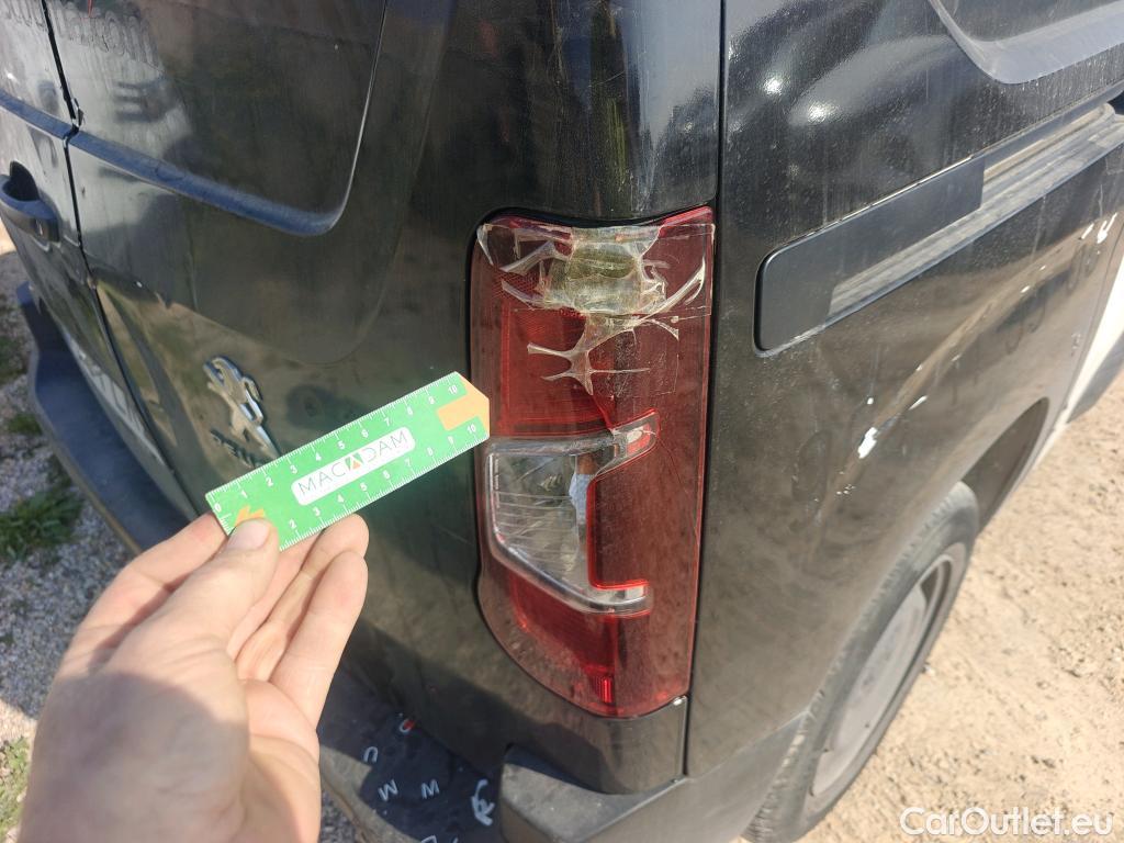  Peugeot  Partner PEUGEOT  / 2018 / 3P / furgón derivado de turismo Pro Standard 600kg BlueHDi 73kW (AC) #23