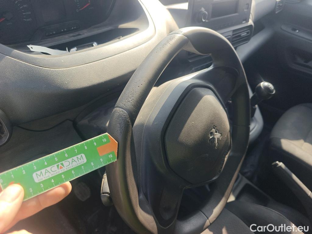  Peugeot  Partner PEUGEOT  / 2018 / 3P / furgón derivado de turismo Pro Standard 600kg BlueHDi 73kW (AC) #64