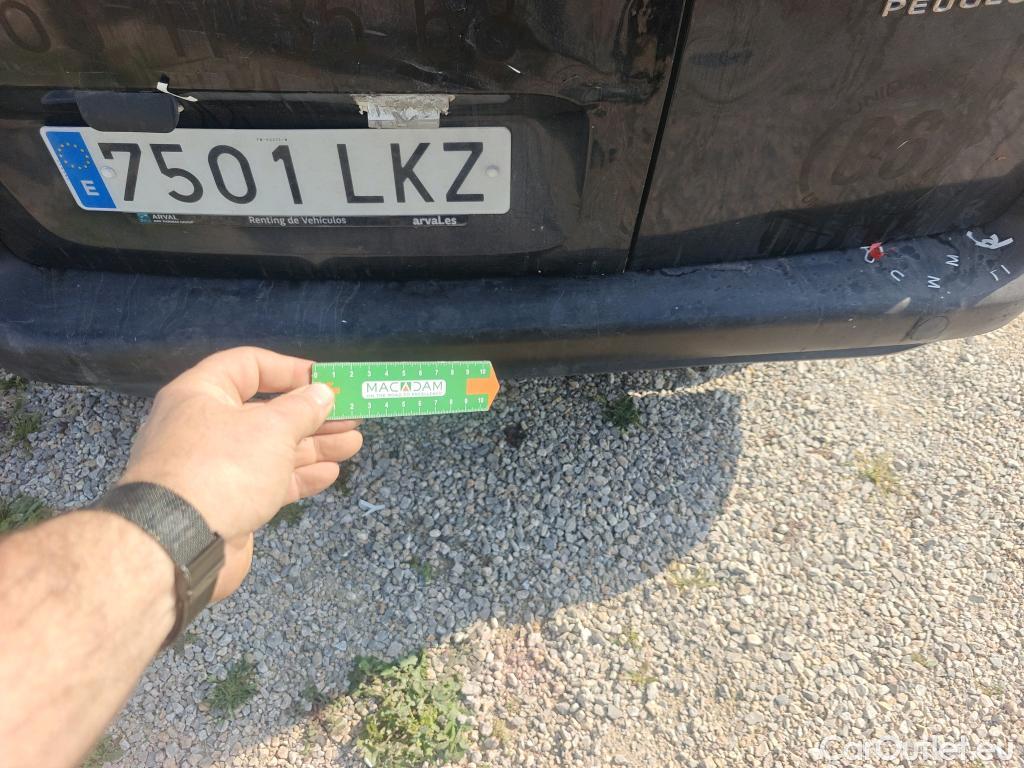  Peugeot  Partner PEUGEOT  / 2018 / 3P / furgón derivado de turismo Pro Standard 600kg BlueHDi 73kW (AC) #47