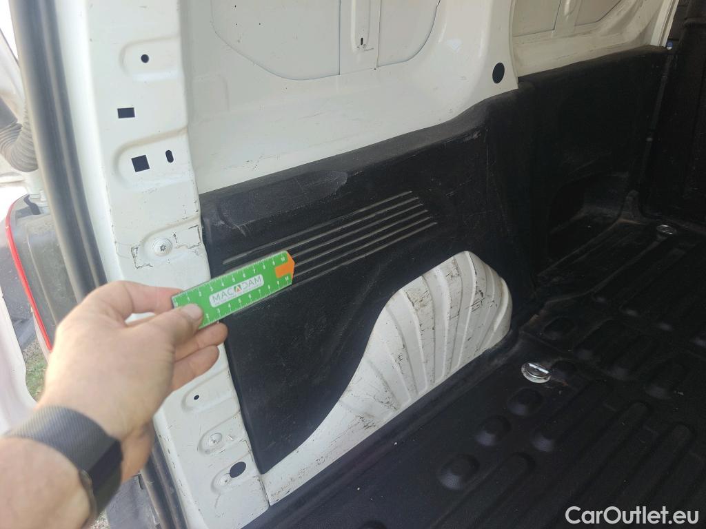  Peugeot  Partner PEUGEOT  / 2018 / 3P / furgón derivado de turismo Pro Standard 600kg BlueHDi 73kW (AC) #28