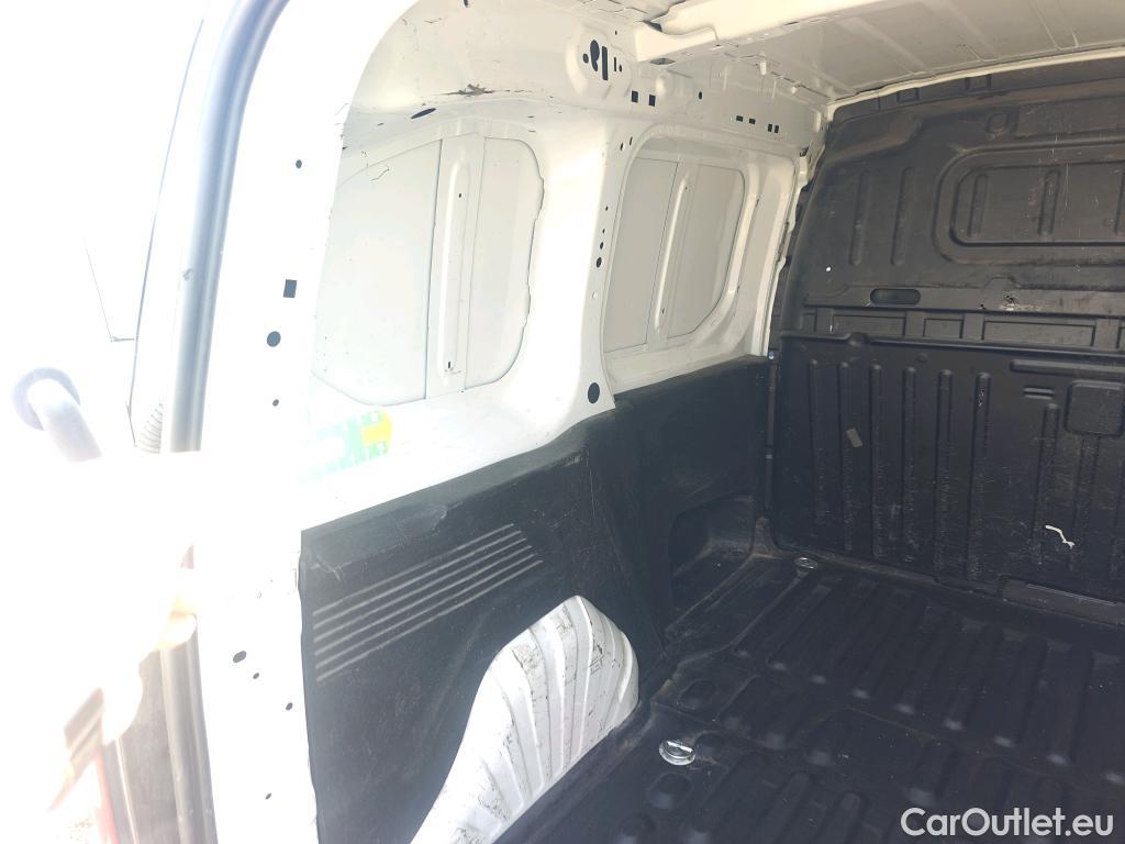  Peugeot  Partner PEUGEOT  / 2018 / 3P / furgón derivado de turismo Pro Standard 600kg BlueHDi 73kW (AC) #35