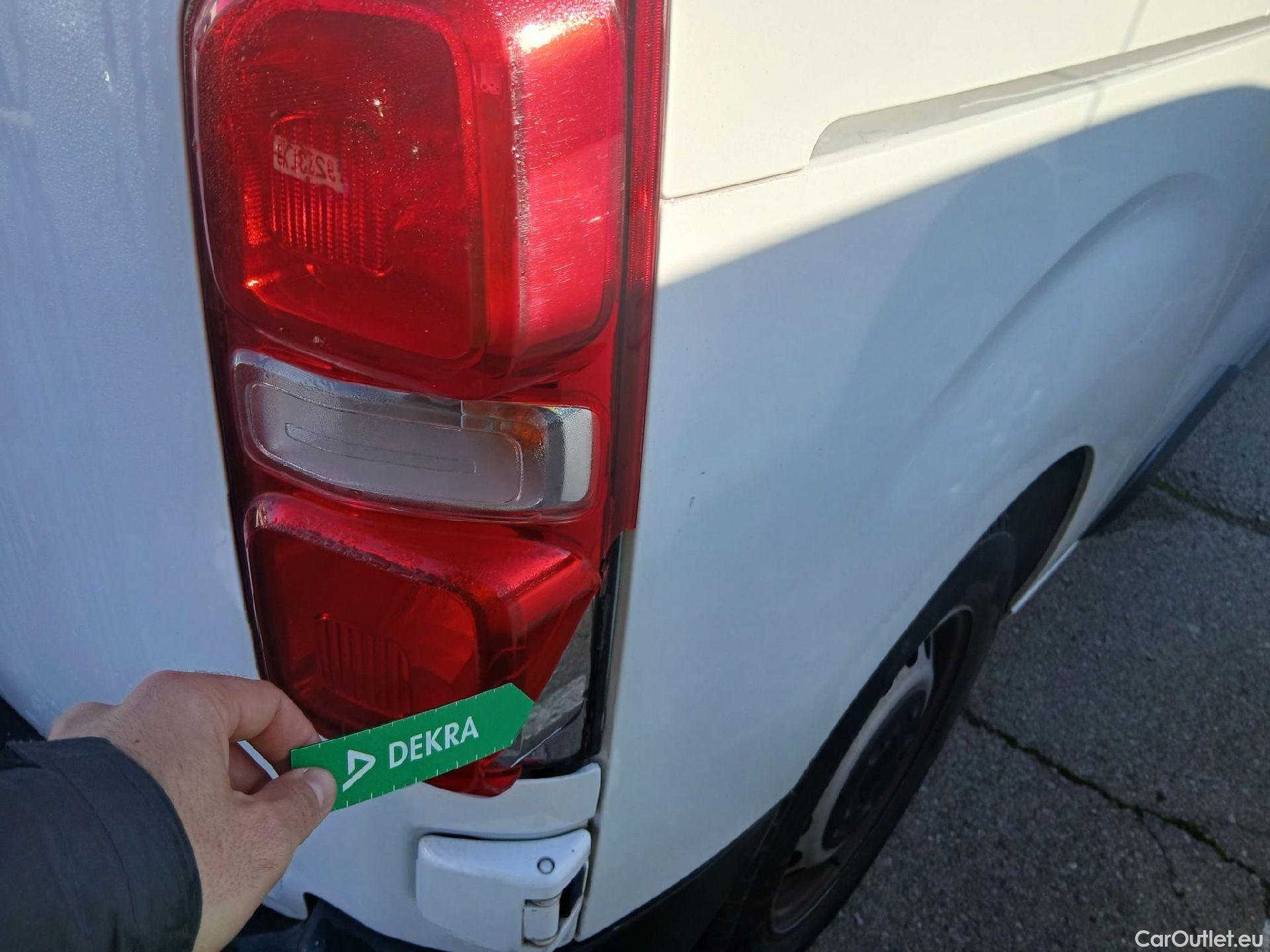  Opel  Vivaro OPEL  / 2019 / 4P / furgón  1.5 Diésel 74kW(100CV)M Std Exp #20