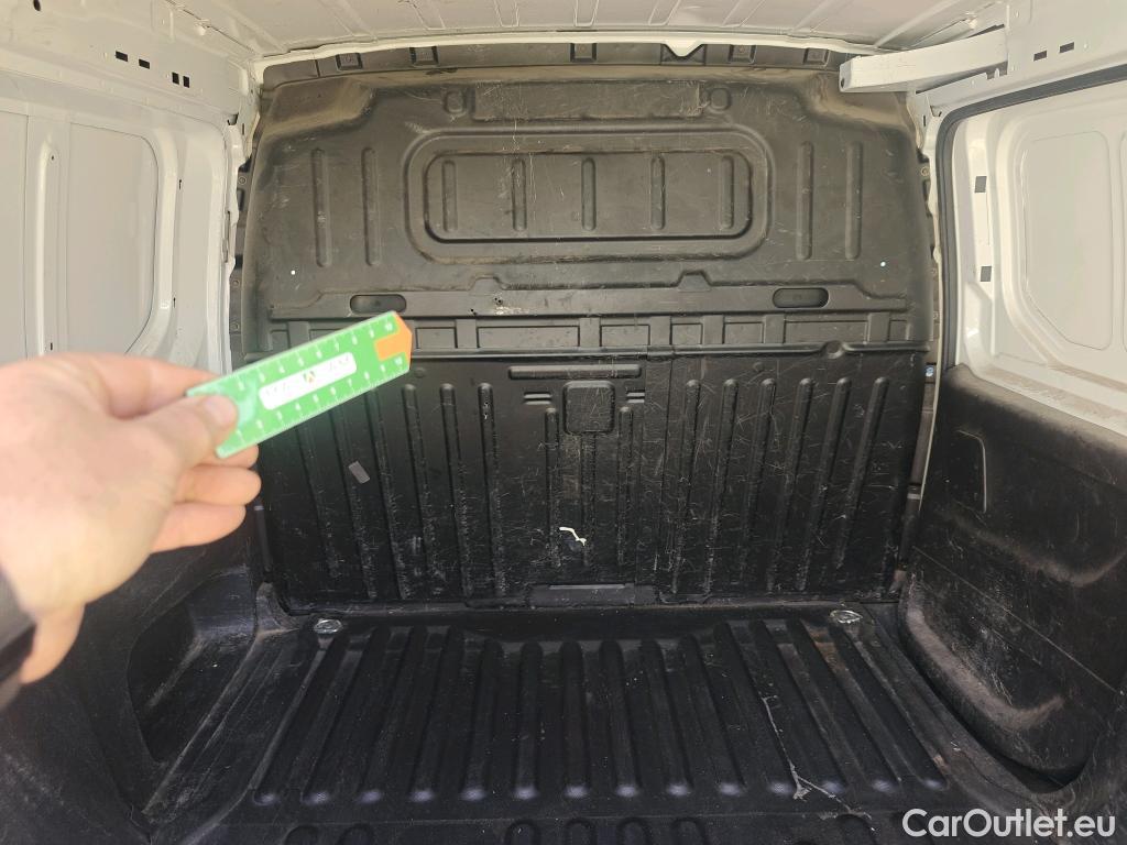  Peugeot  Partner PEUGEOT  / 2018 / 3P / furgón derivado de turismo Pro Standard 600kg BlueHDi 73kW (AC) #58