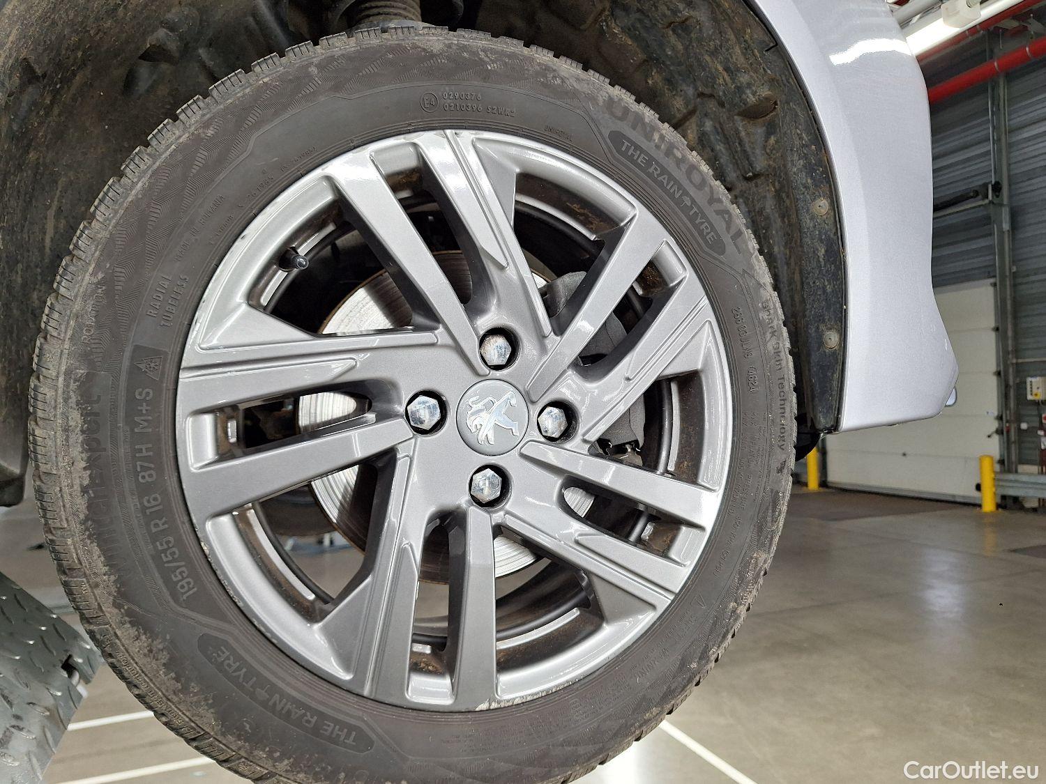  Peugeot  208 Peugeot,  '19, Peugeot  1.2 PureTech 100 MAN6 S&S Active Pack  #1