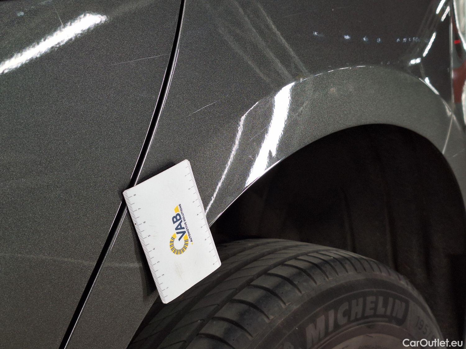  Ford  Focus Ford,  '18, Ford  1.0i EcoB. 74kW Trend Ed. Business 5d #28