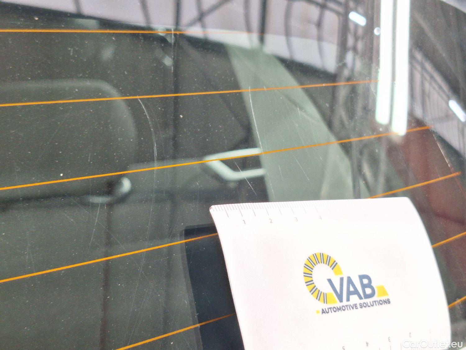  Citroen  C3 Citroën,  FL'20, Citroën  1.2 PureTech 83 S&S MAN Shine 5d #40