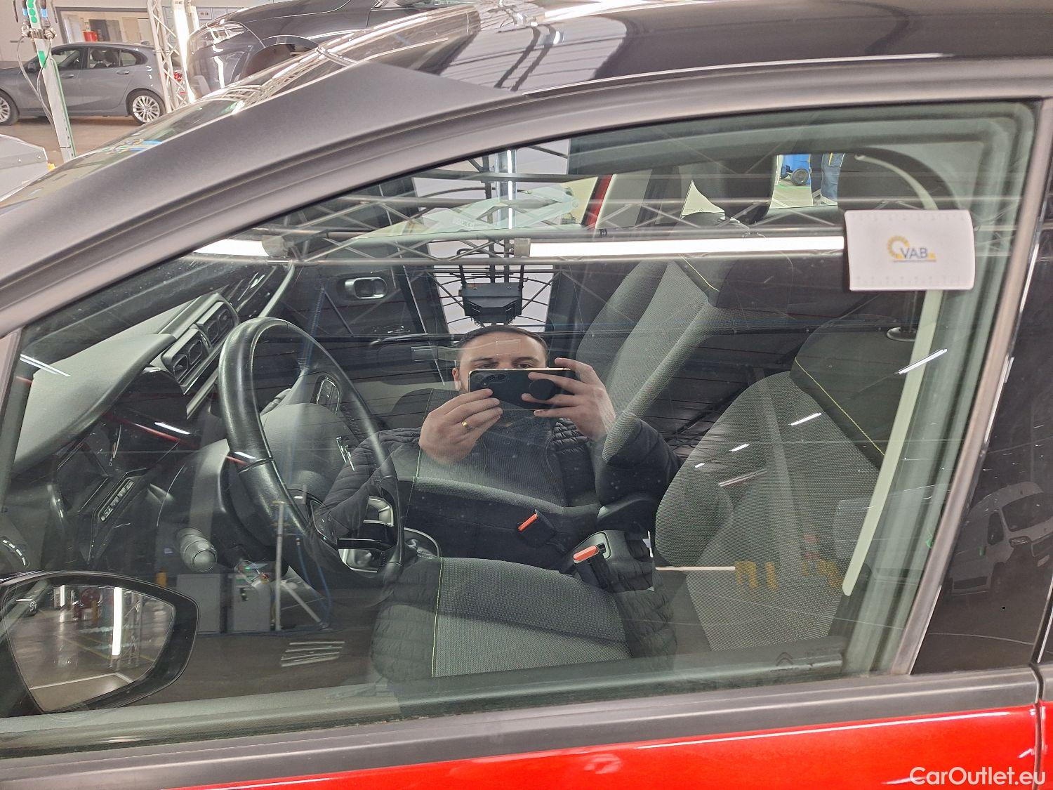  Citroen  C3 Citroën,  FL'20, Citroën  1.2 PureTech 83 S&S MAN Shine 5d #48