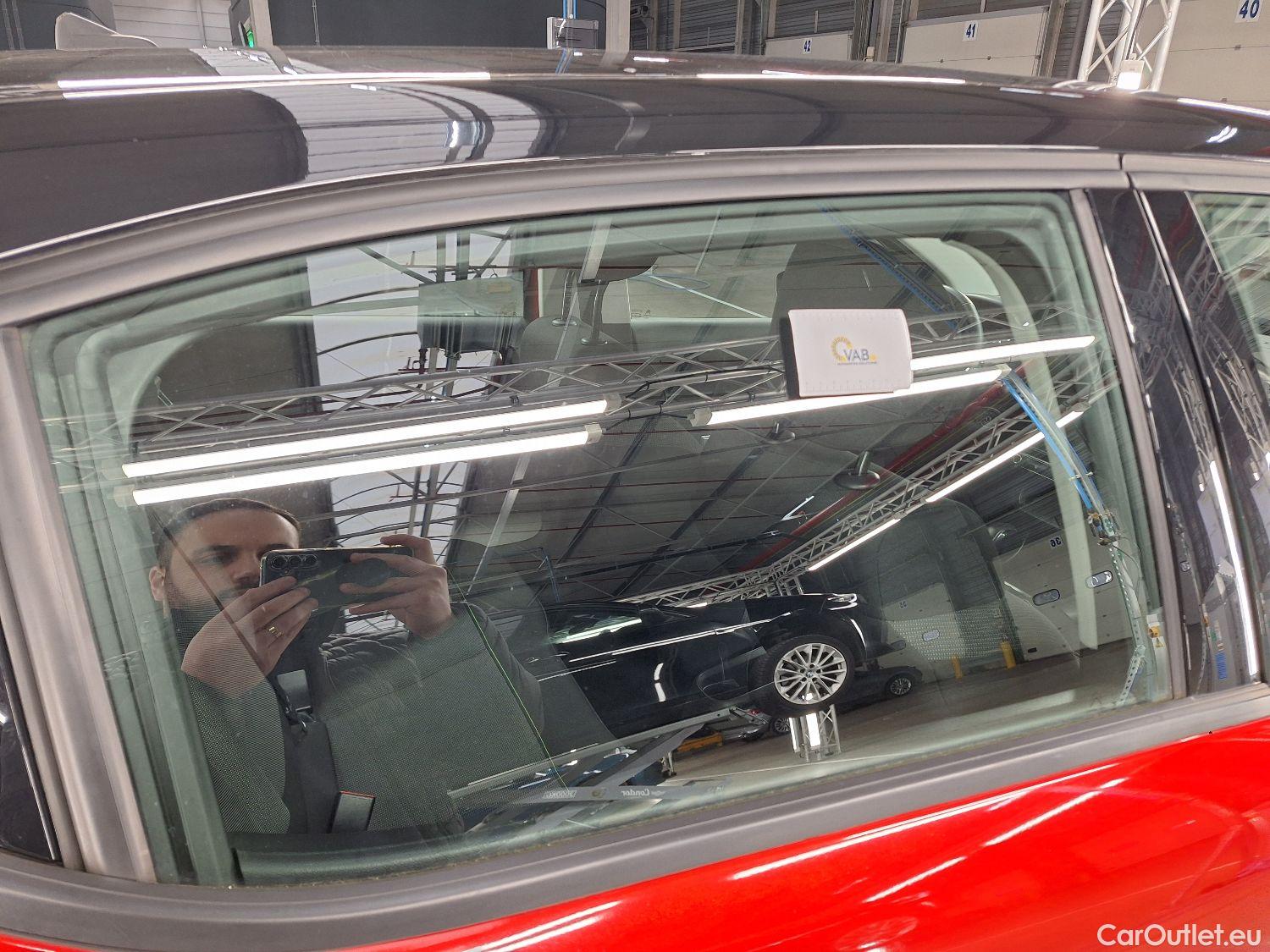  Citroen  C3 Citroën,  FL'20, Citroën  1.2 PureTech 83 S&S MAN Shine 5d #32