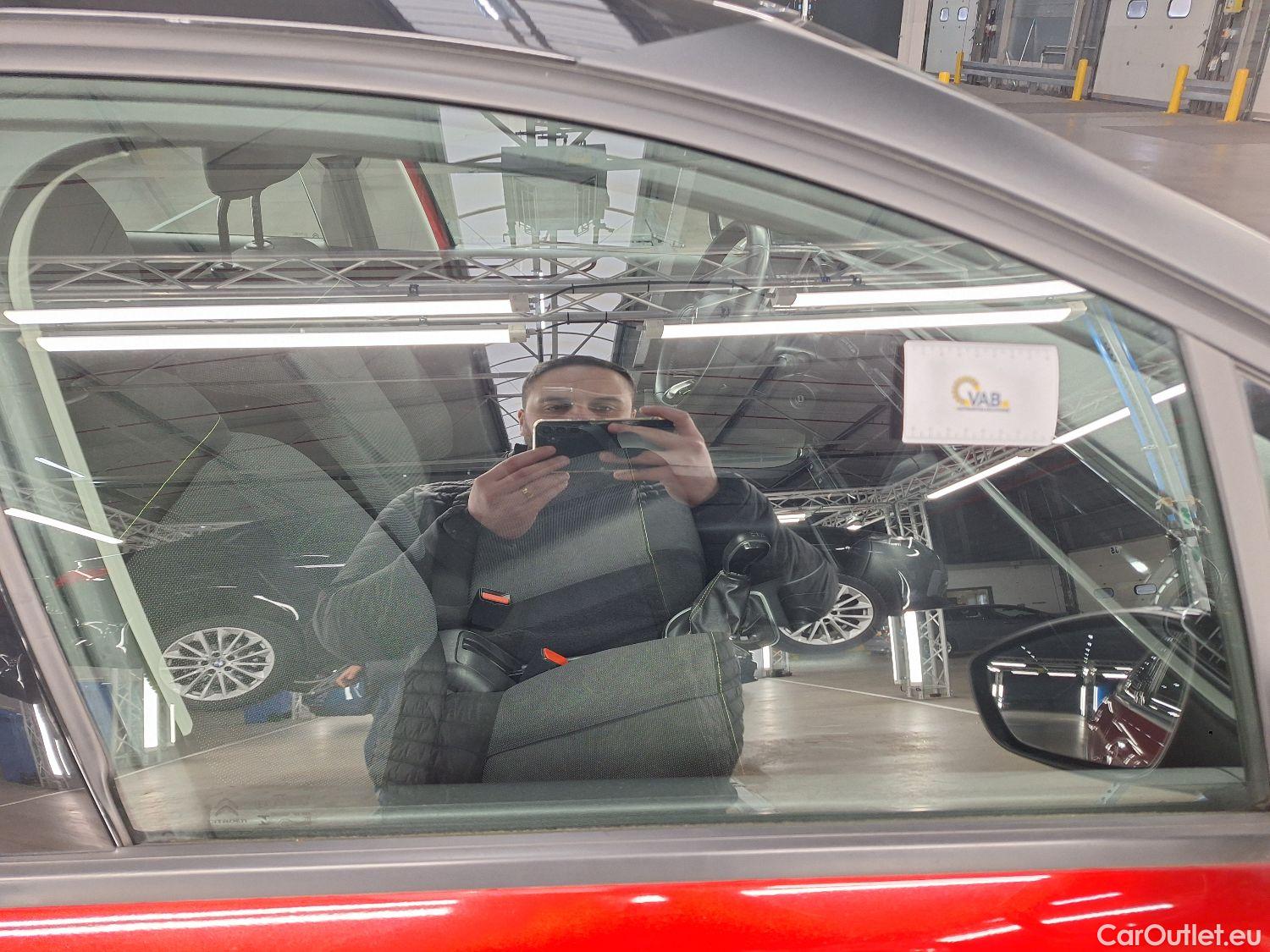  Citroen  C3 Citroën,  FL'20, Citroën  1.2 PureTech 83 S&S MAN Shine 5d #35